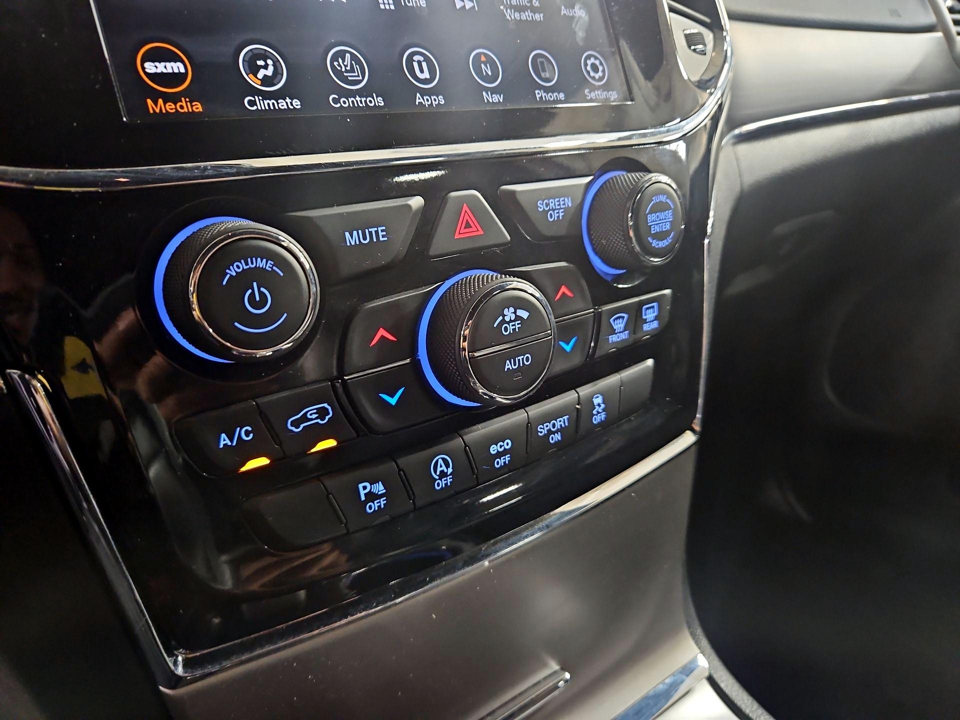 Thumbnail: 2021 Jeep Grand Cherokee - 16