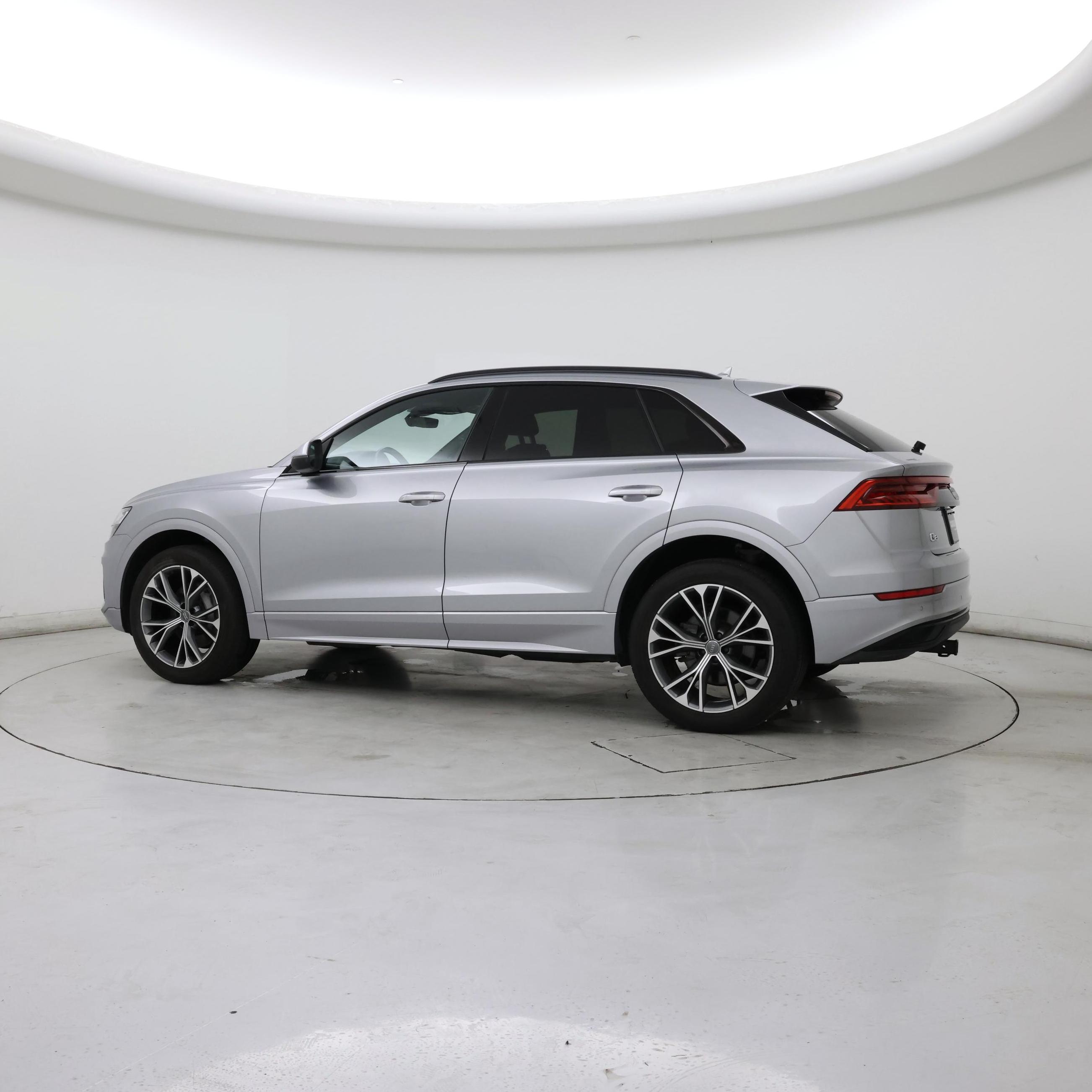 Thumbnail: 2020 Audi Q8 - 3