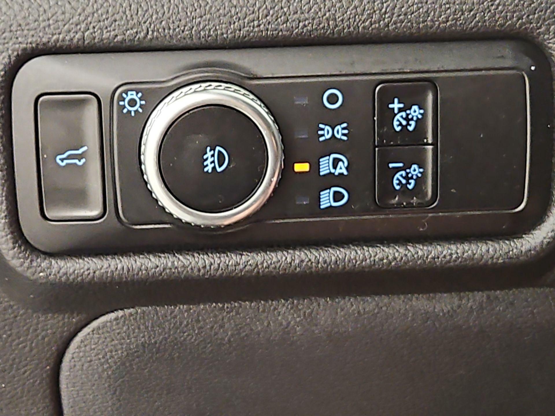 Thumbnail: 2022 Ford Explorer - 13