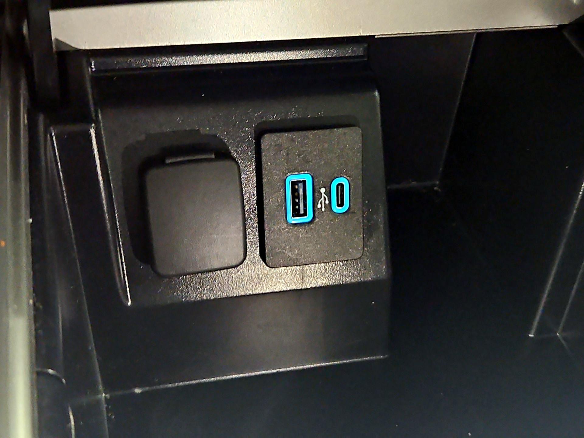 Thumbnail: 2022 Ford Explorer - 19