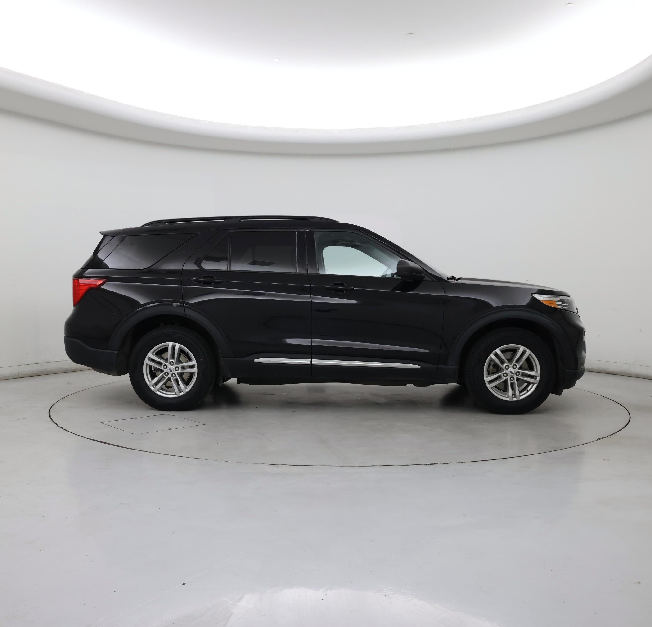 Thumbnail: 2022 Ford Explorer - 7