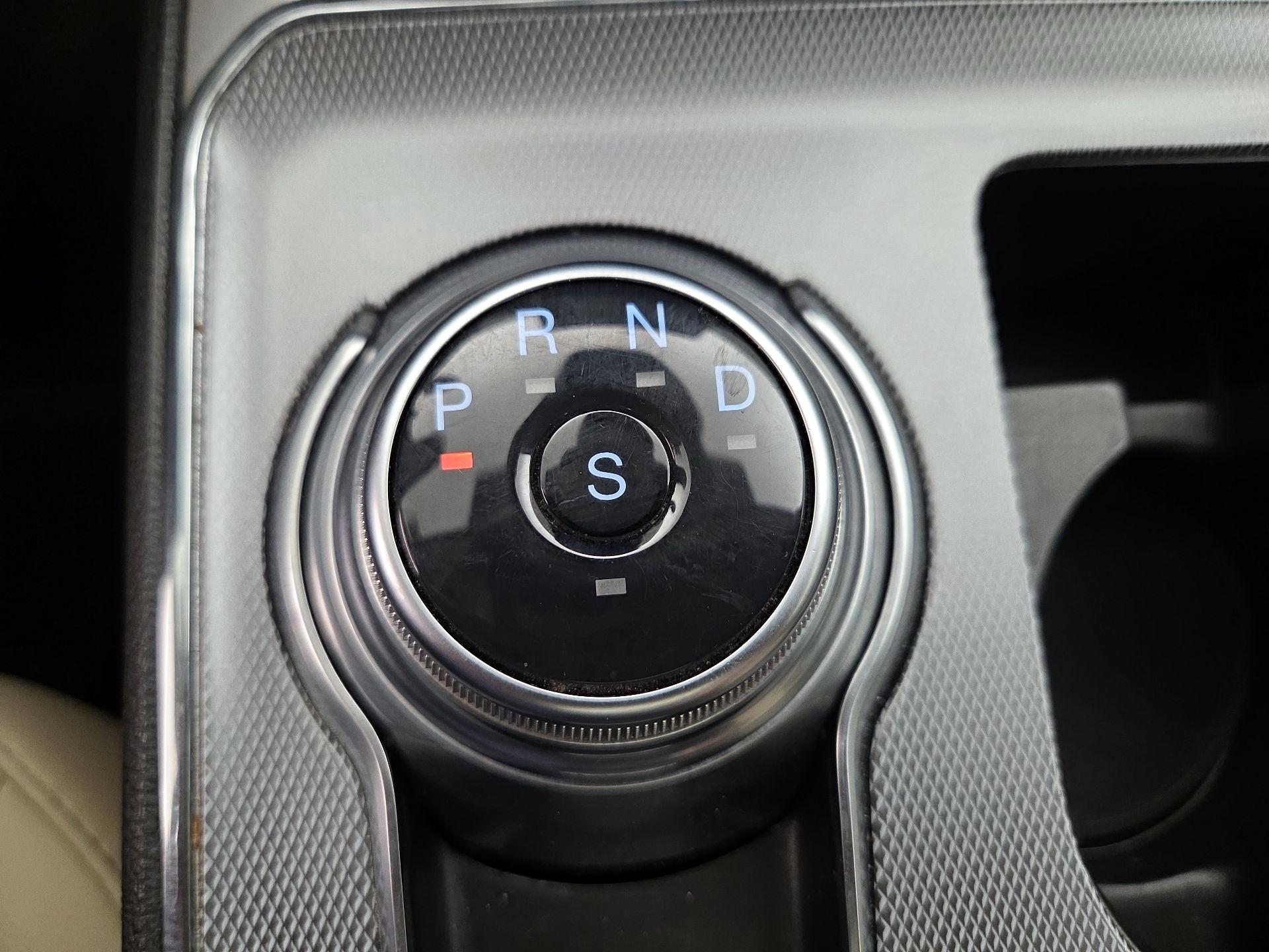 Thumbnail: 2021 Ford Edge - 17