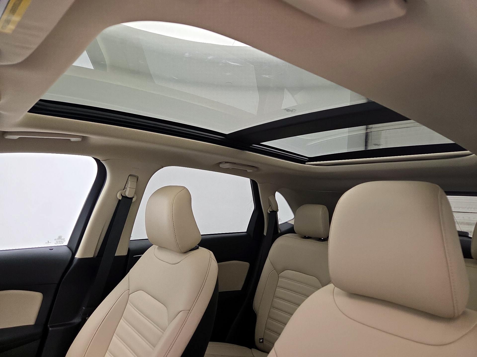 Thumbnail: 2021 Ford Edge - 19