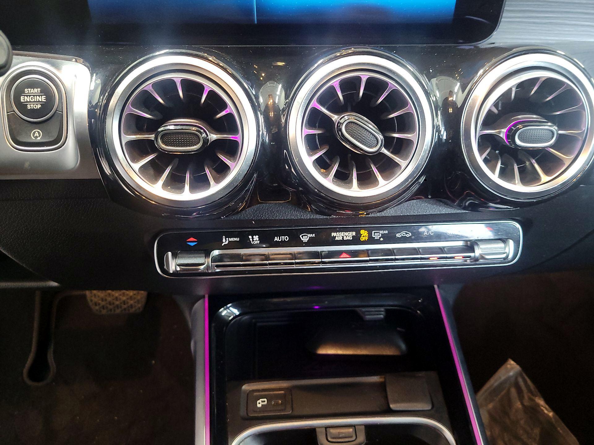 Thumbnail: 2022 Mercedes-Benz GLB - 16