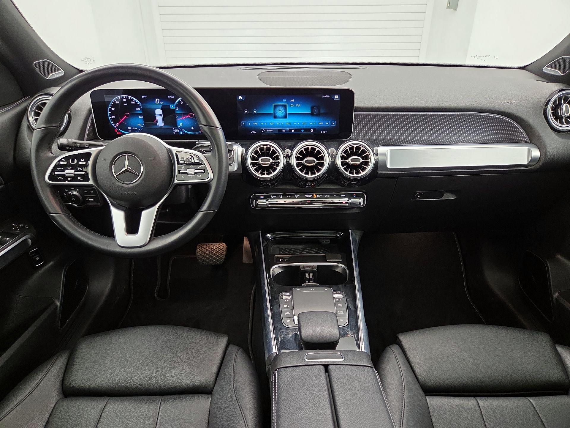 Thumbnail: 2021 Mercedes-Benz GLB - 9