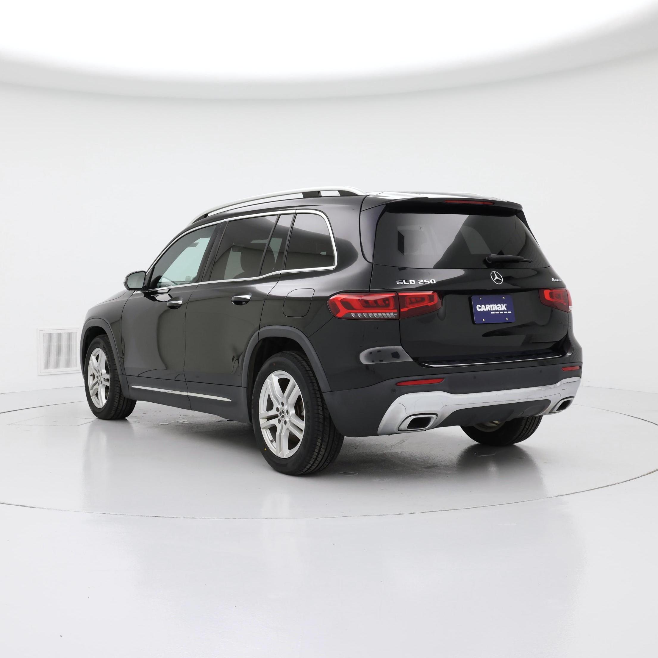 Thumbnail: 2021 Mercedes-Benz GLB - 2