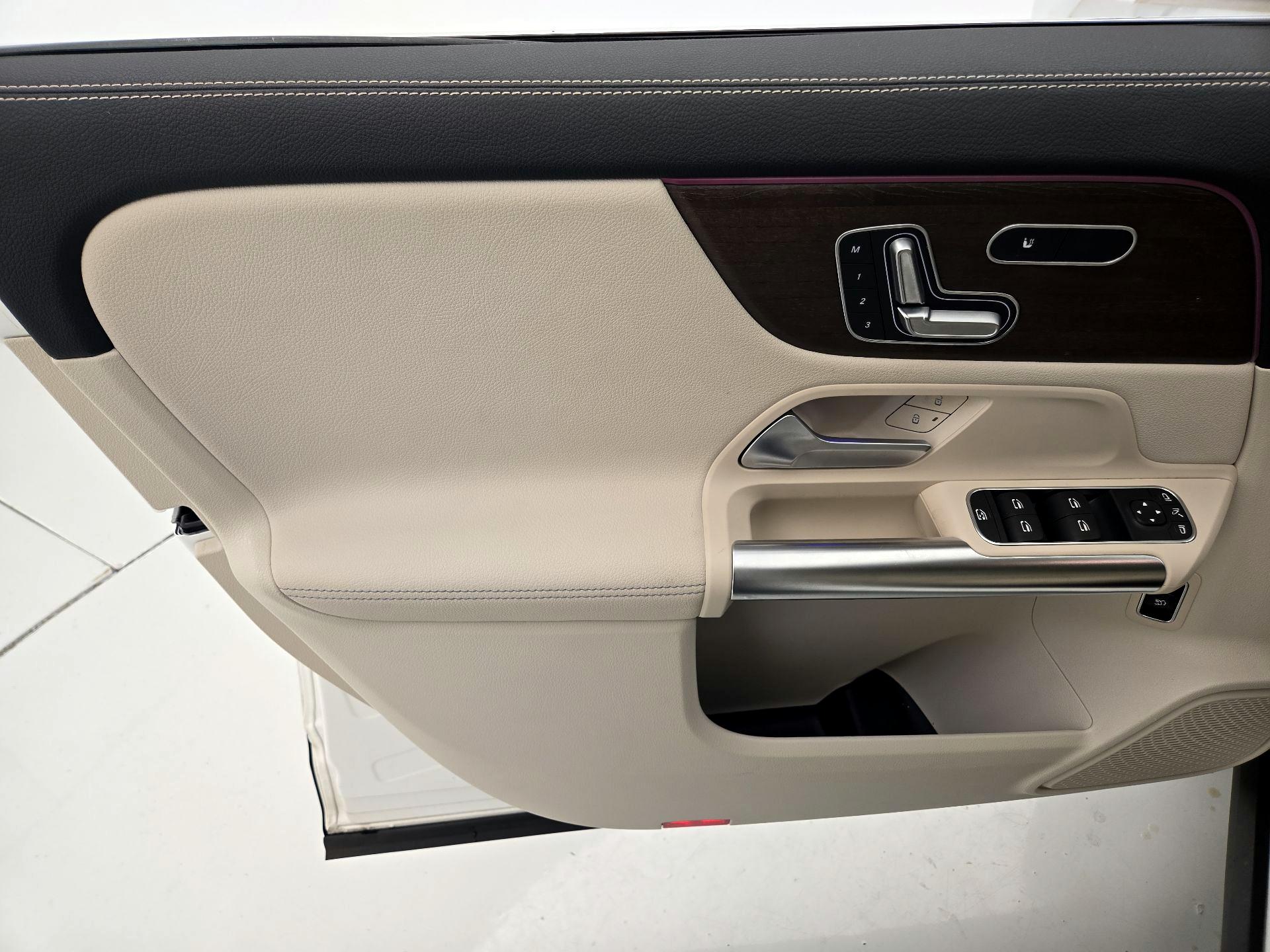 Thumbnail: 2023 Mercedes-Benz GLA - 12