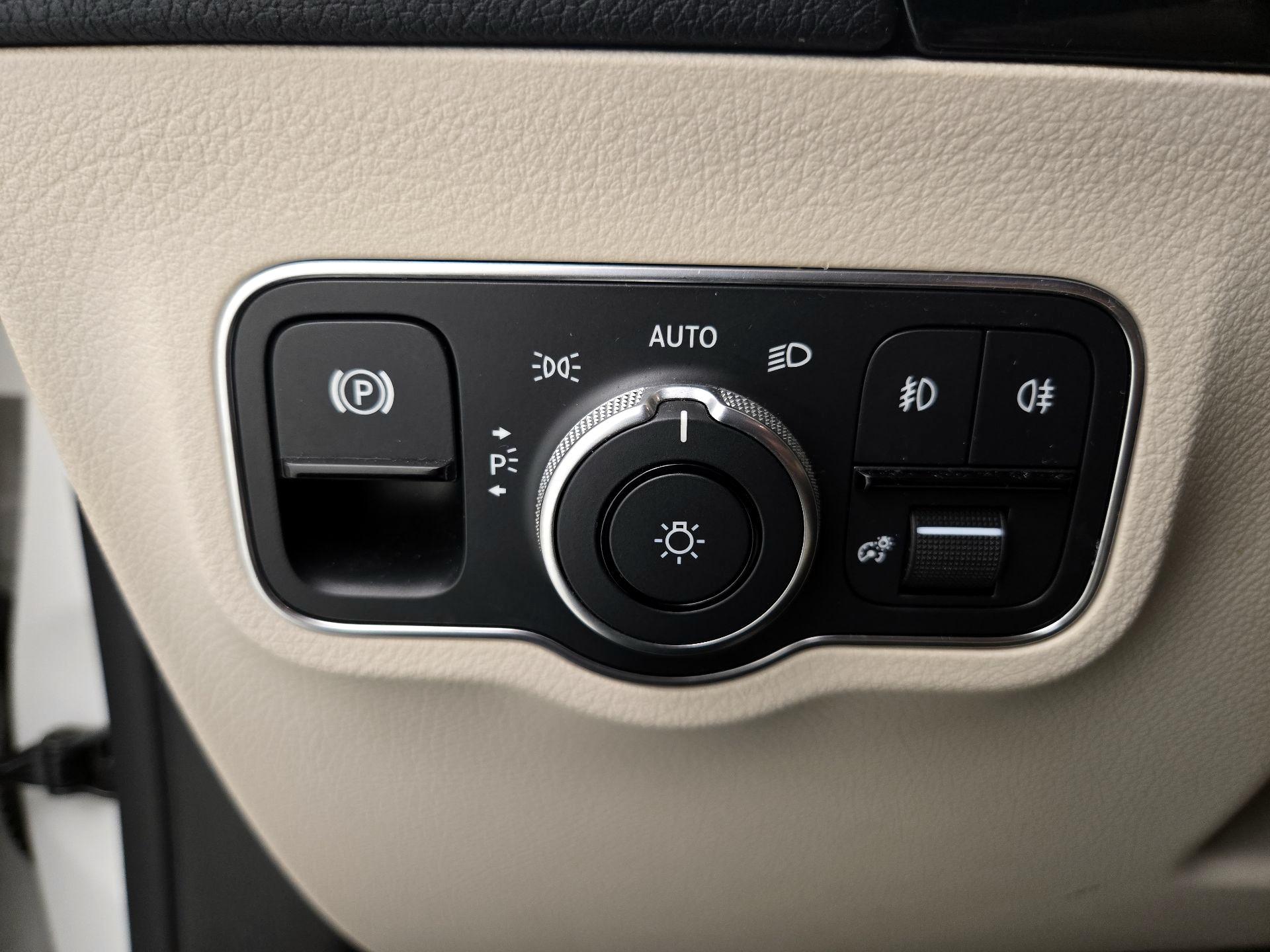 Thumbnail: 2023 Mercedes-Benz GLA - 13