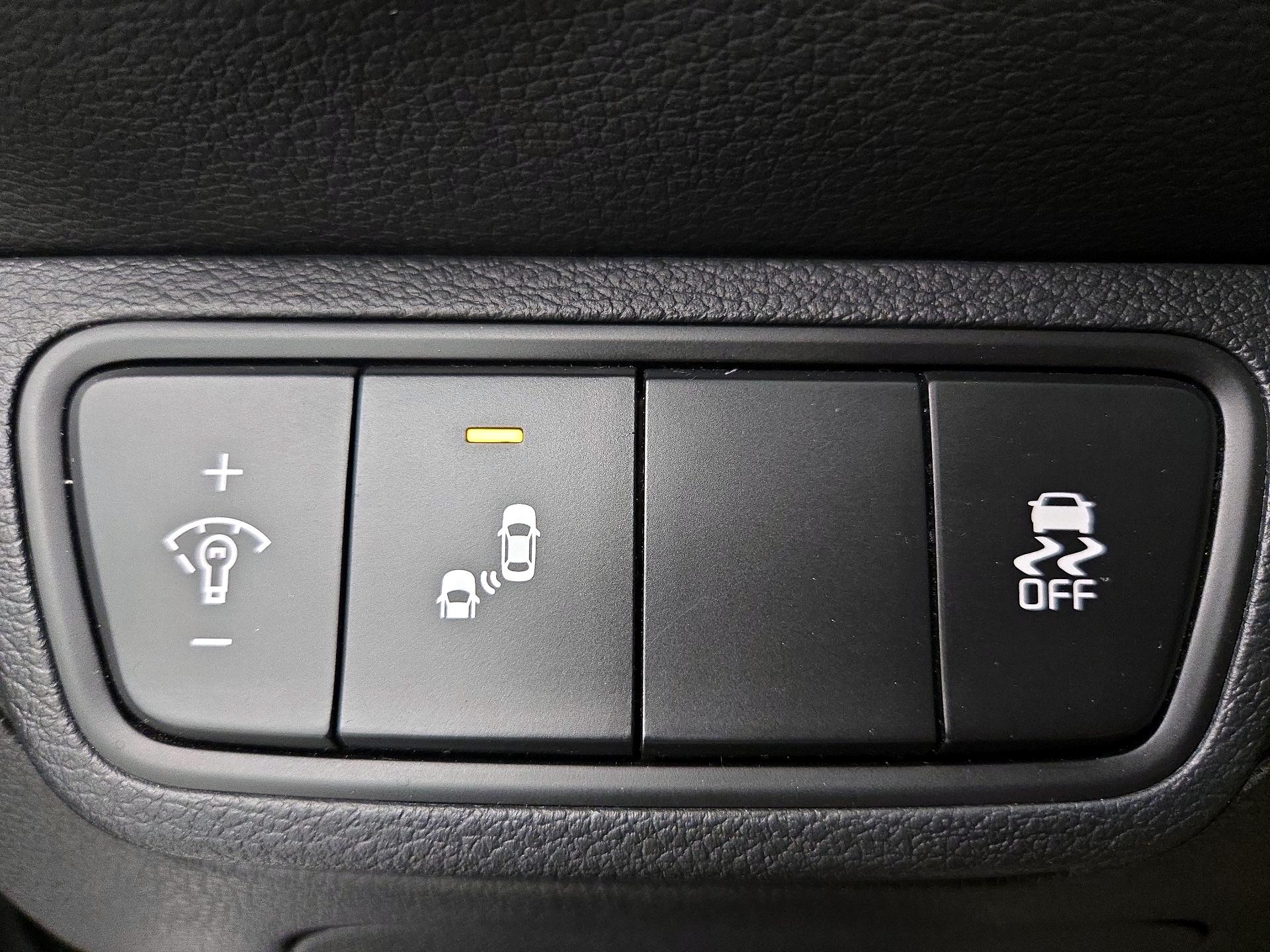 Thumbnail: 2023 Kia Forte - 13