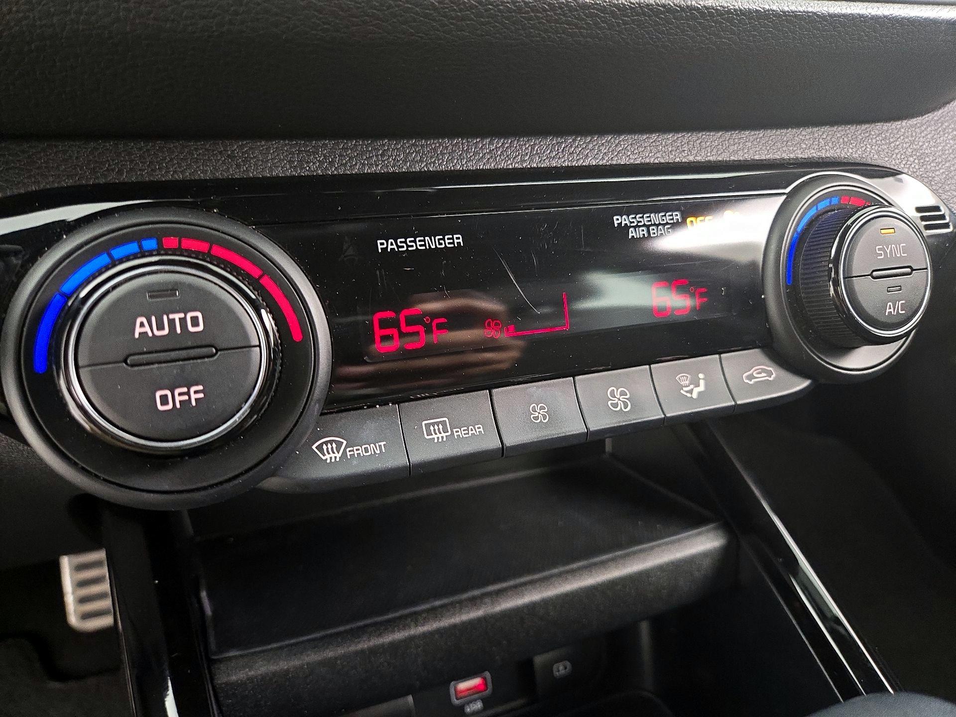 Thumbnail: 2023 Kia Forte - 17