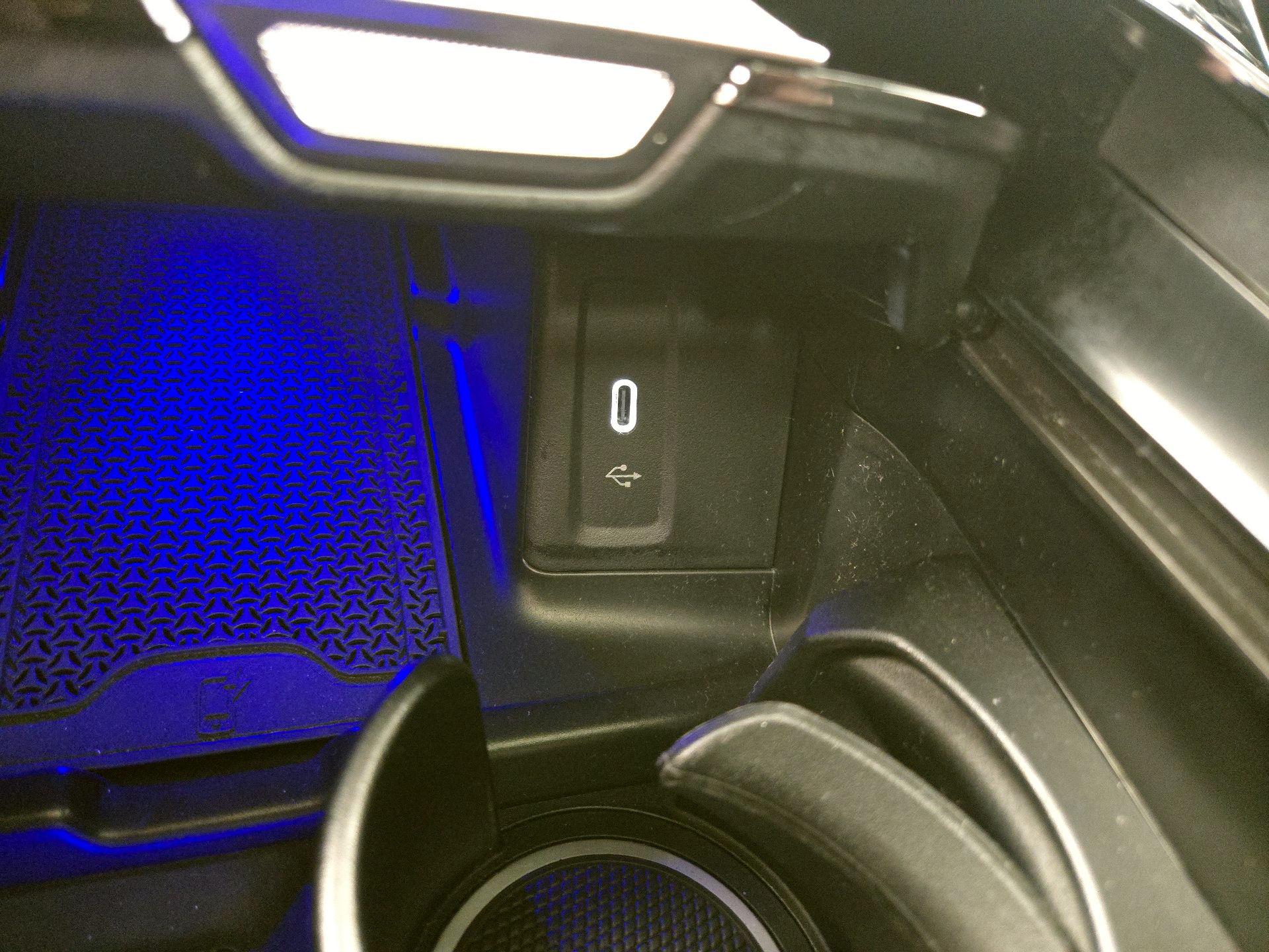 Thumbnail: 2023 Mercedes-Benz GLC - 19