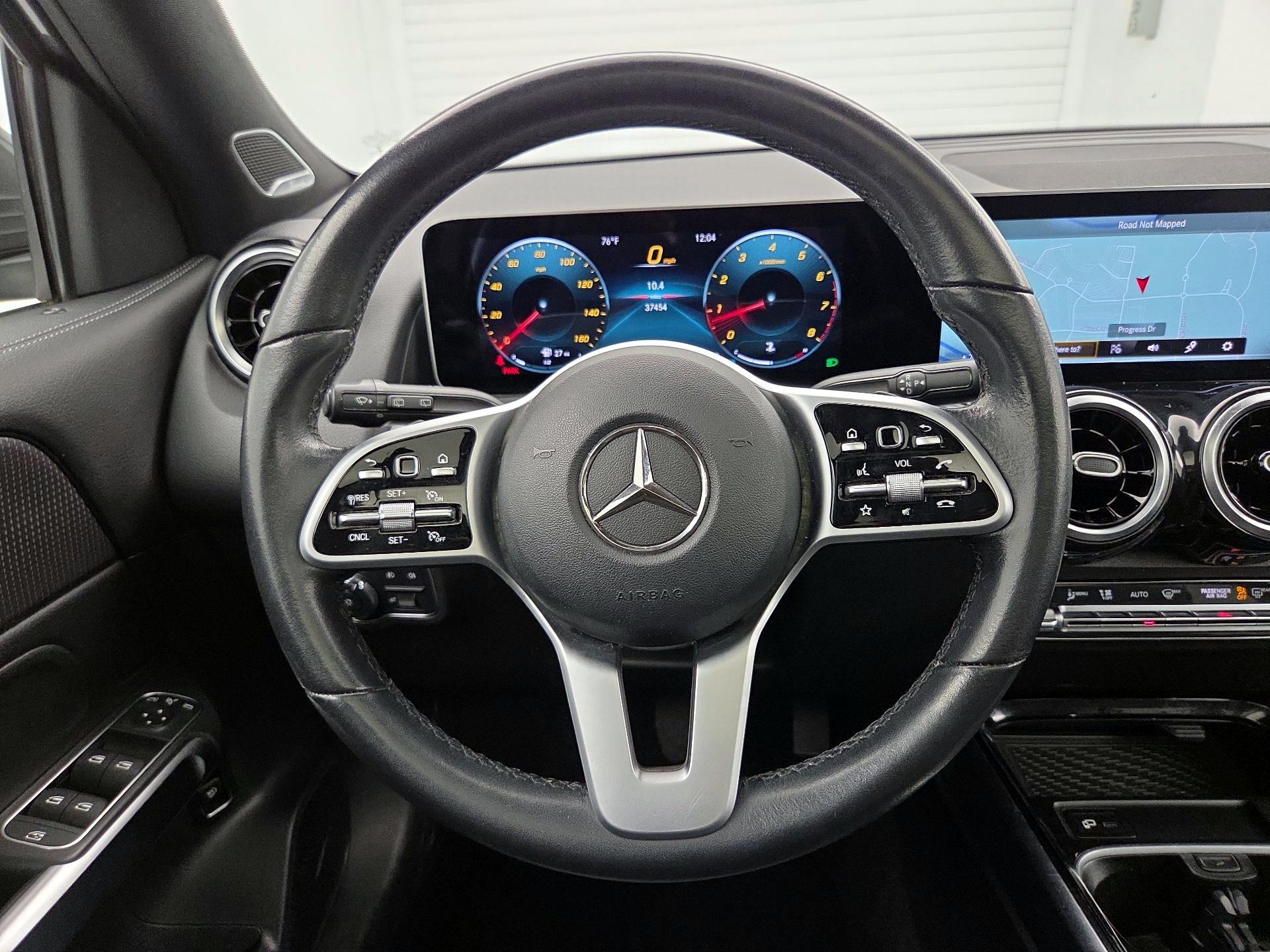 Thumbnail: 2021 Mercedes-Benz GLB - 10