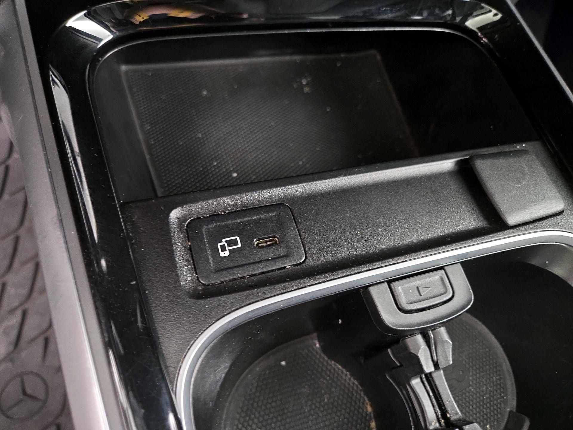 Thumbnail: 2022 Mercedes-Benz GLB - 18