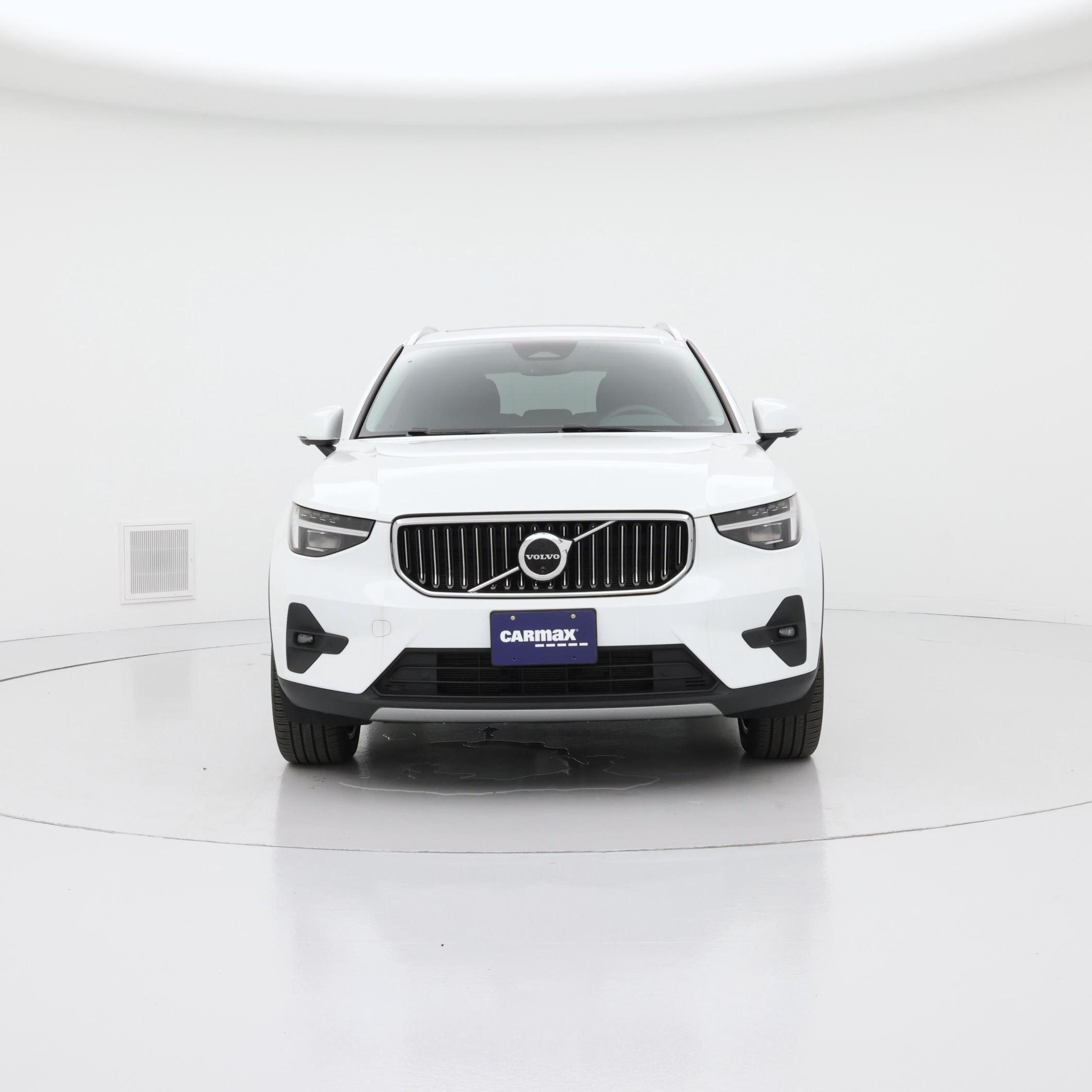 Thumbnail: 2023 Volvo XC40 - 5