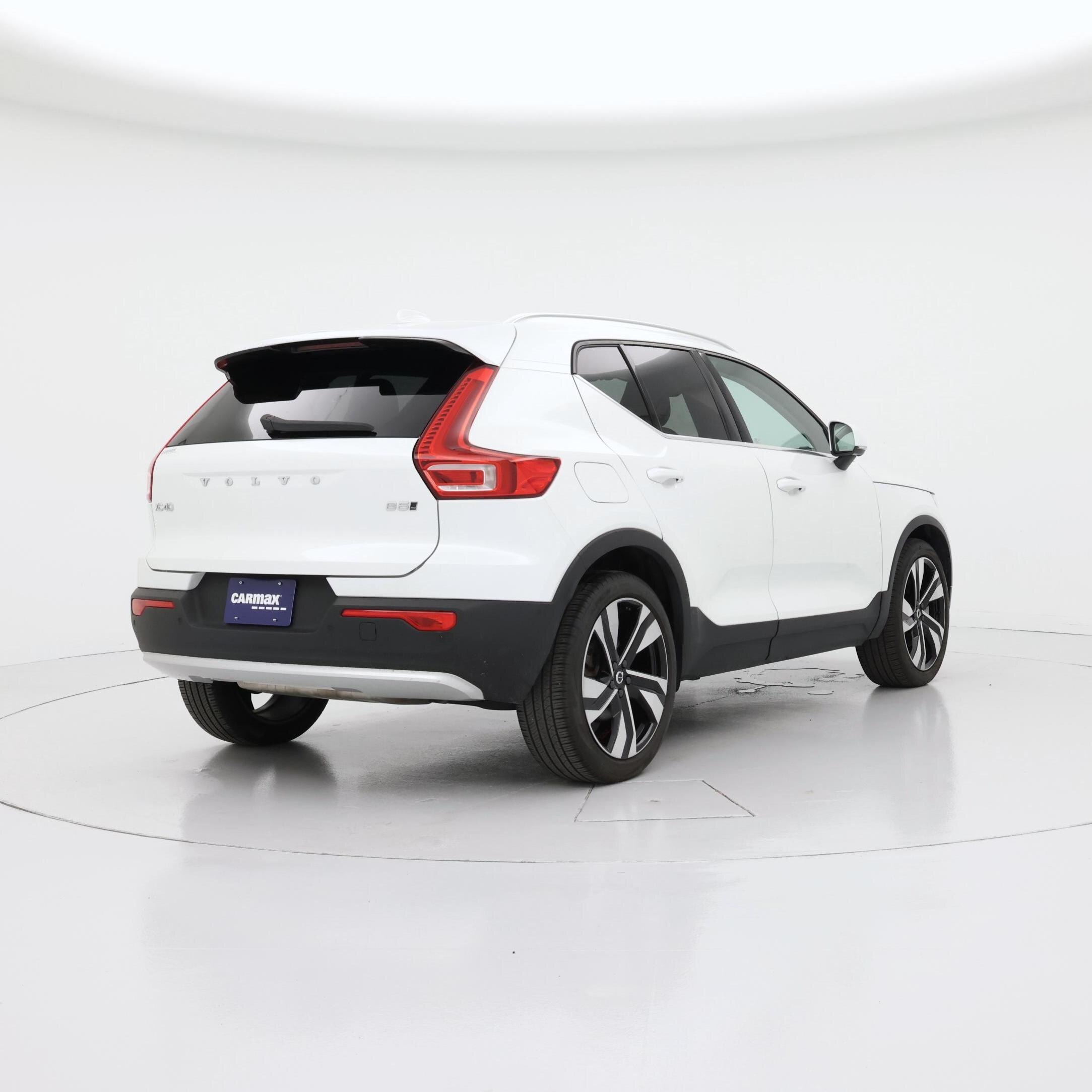 Thumbnail: 2023 Volvo XC40 - 8