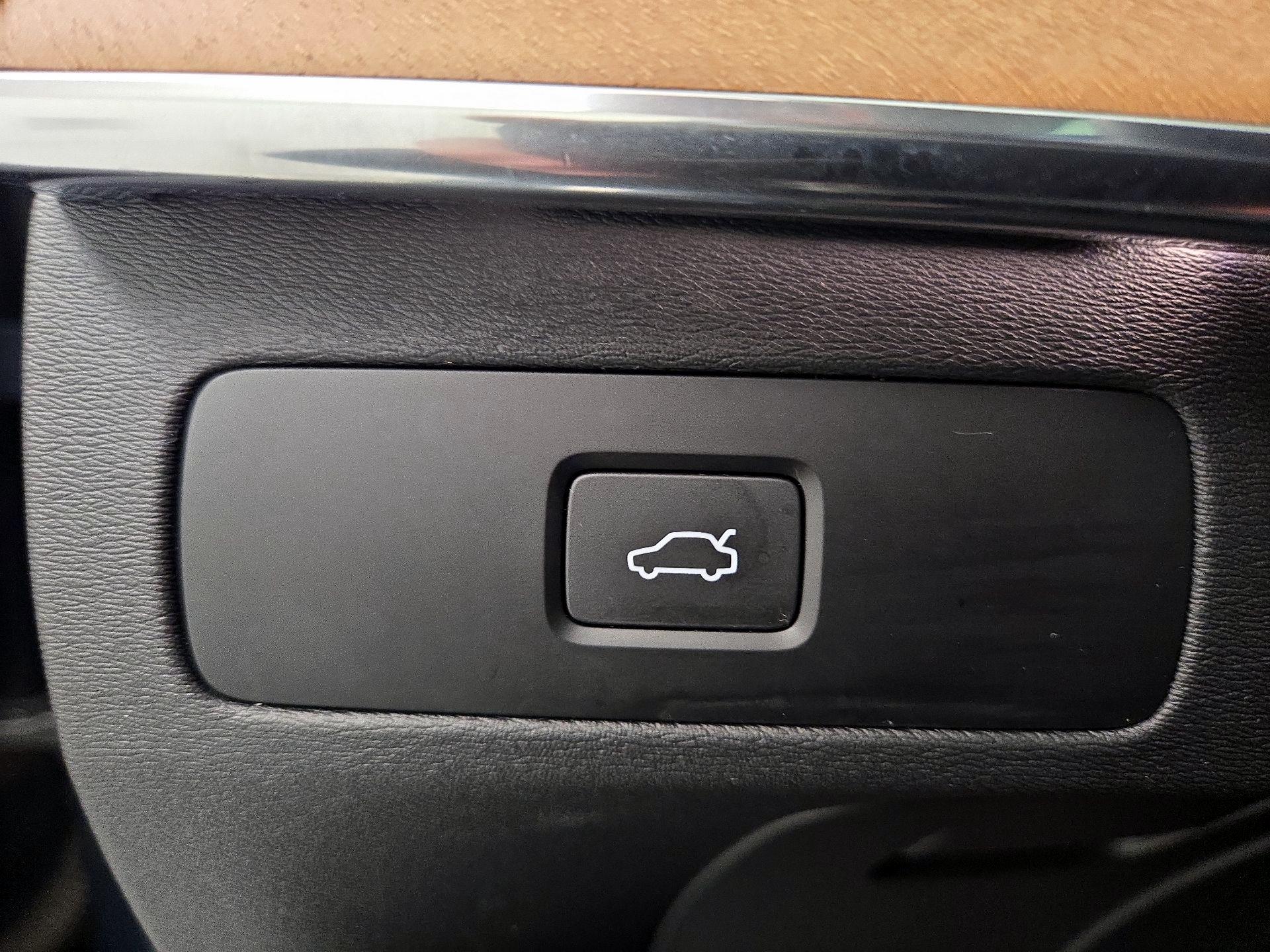 Thumbnail: 2023 Volvo XC90 - 13