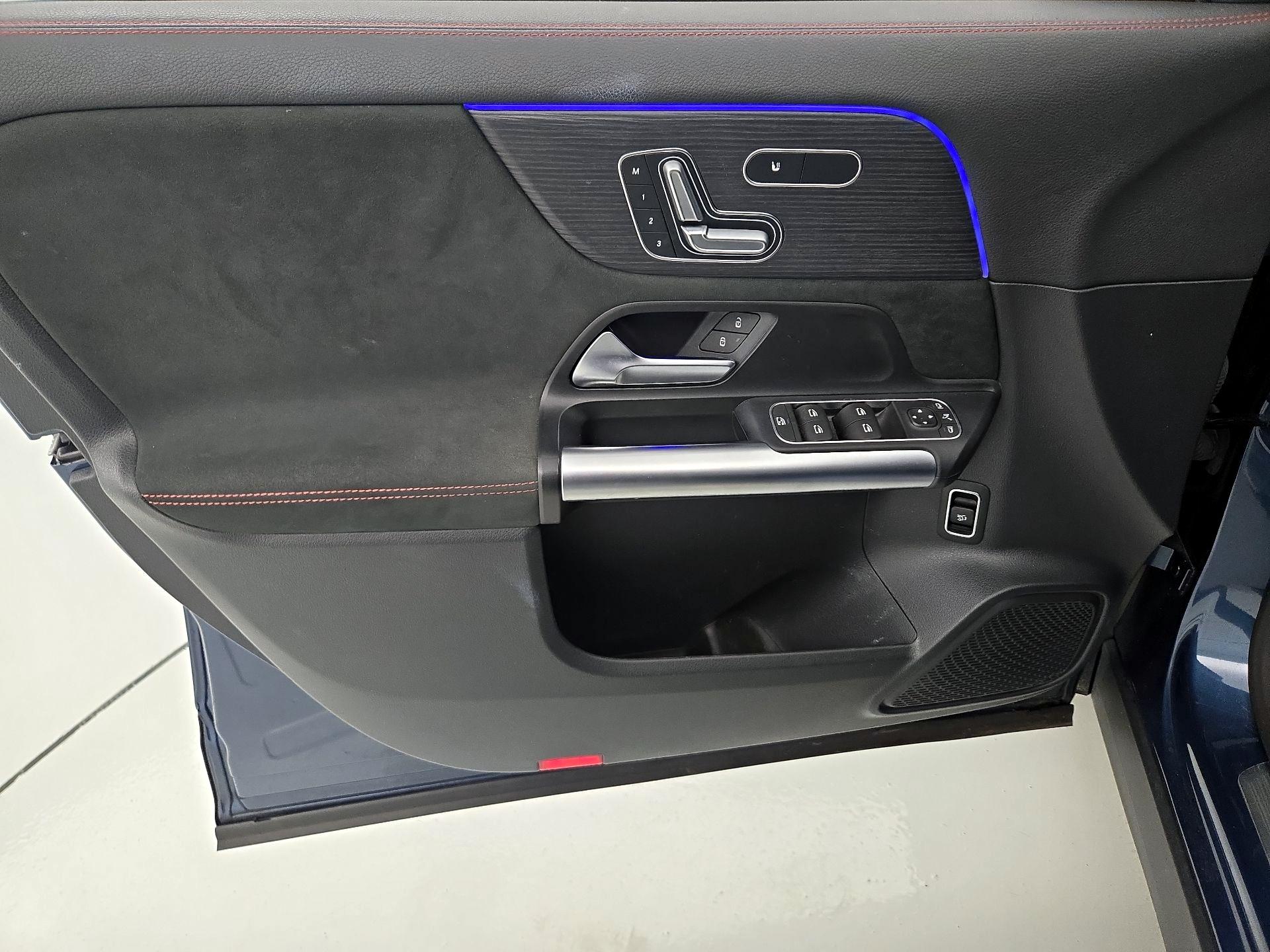 Thumbnail: 2023 Mercedes-Benz GLA - 12