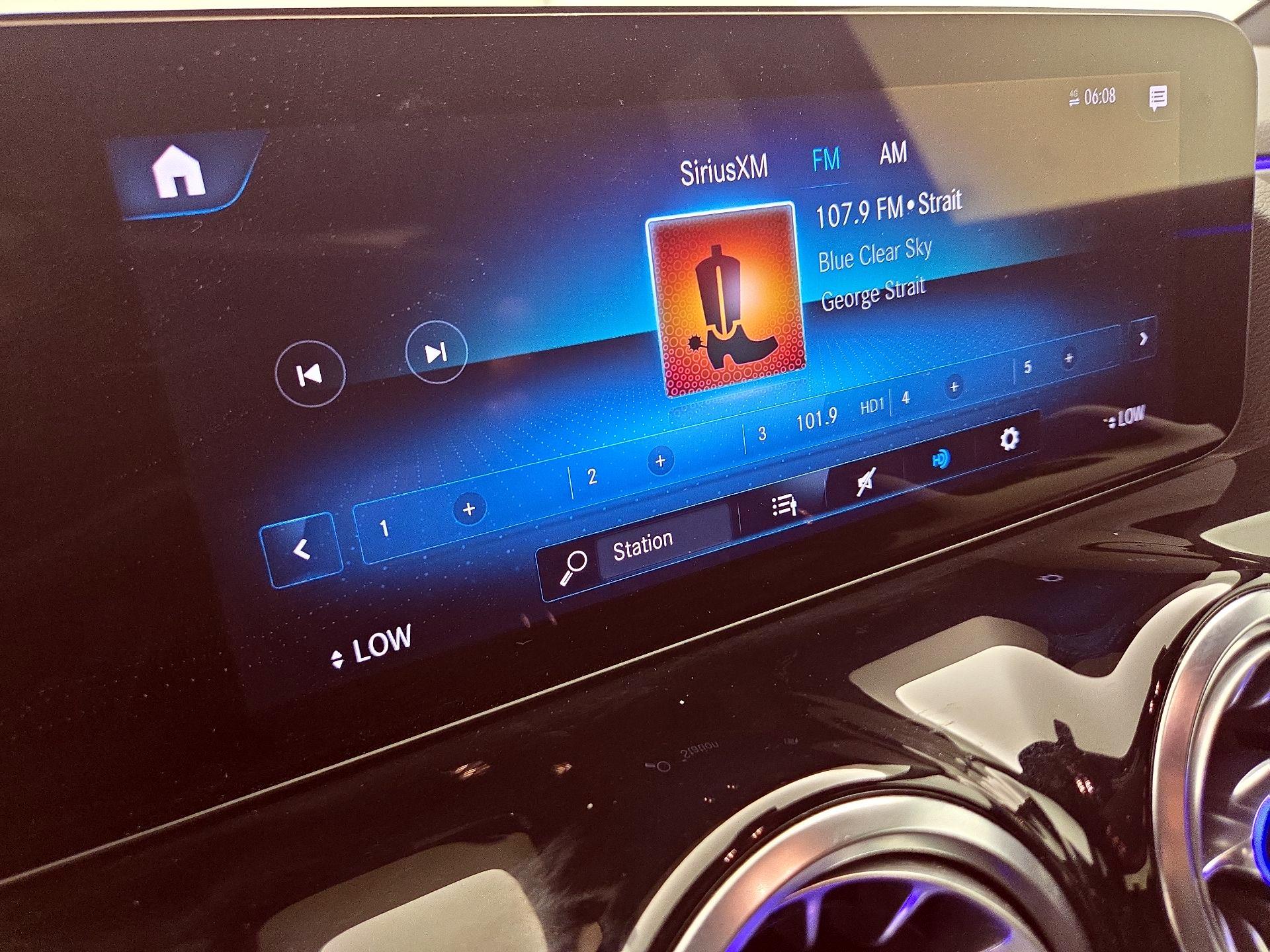 Thumbnail: 2023 Mercedes-Benz GLA - 15