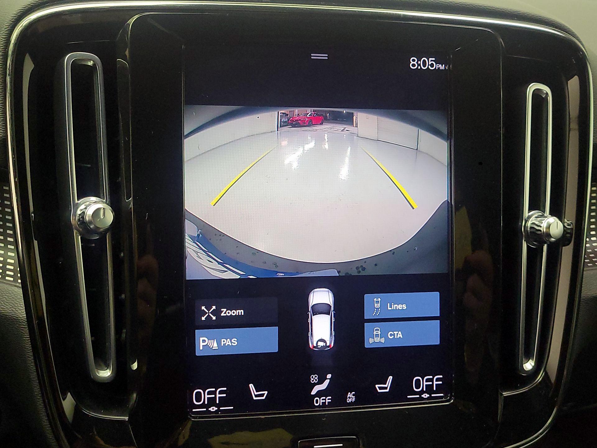 Thumbnail: 2021 Volvo XC40 - 13