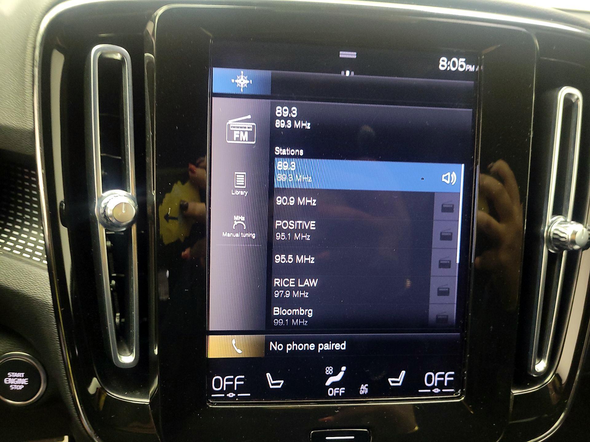 Thumbnail: 2021 Volvo XC40 - 14