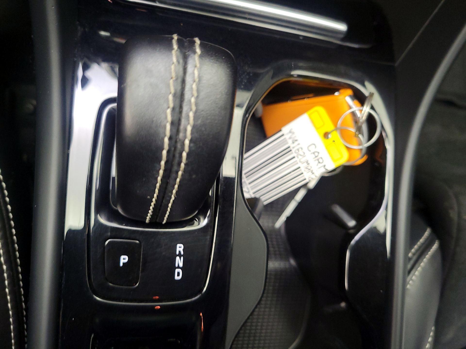 Thumbnail: 2021 Volvo XC40 - 16