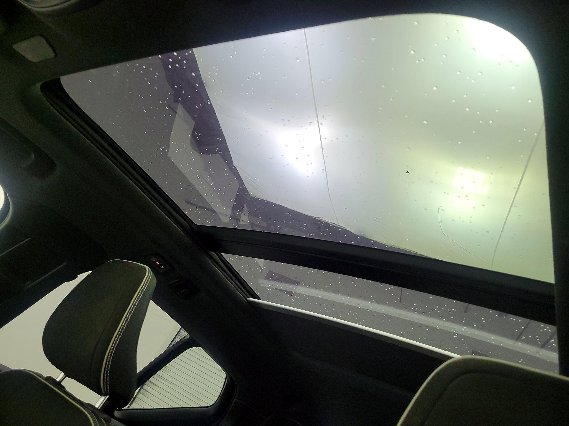 Thumbnail: 2021 Volvo XC40 - 18