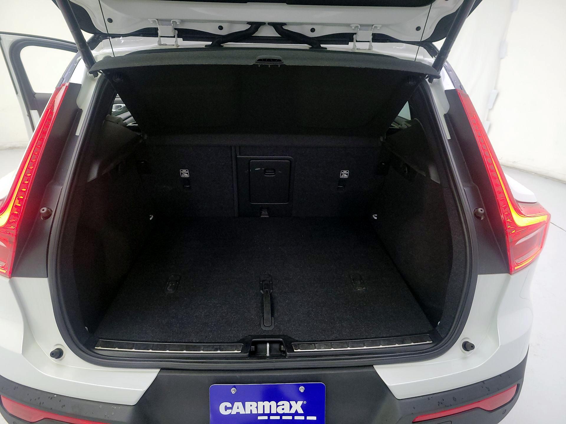 Thumbnail: 2021 Volvo XC40 - 20