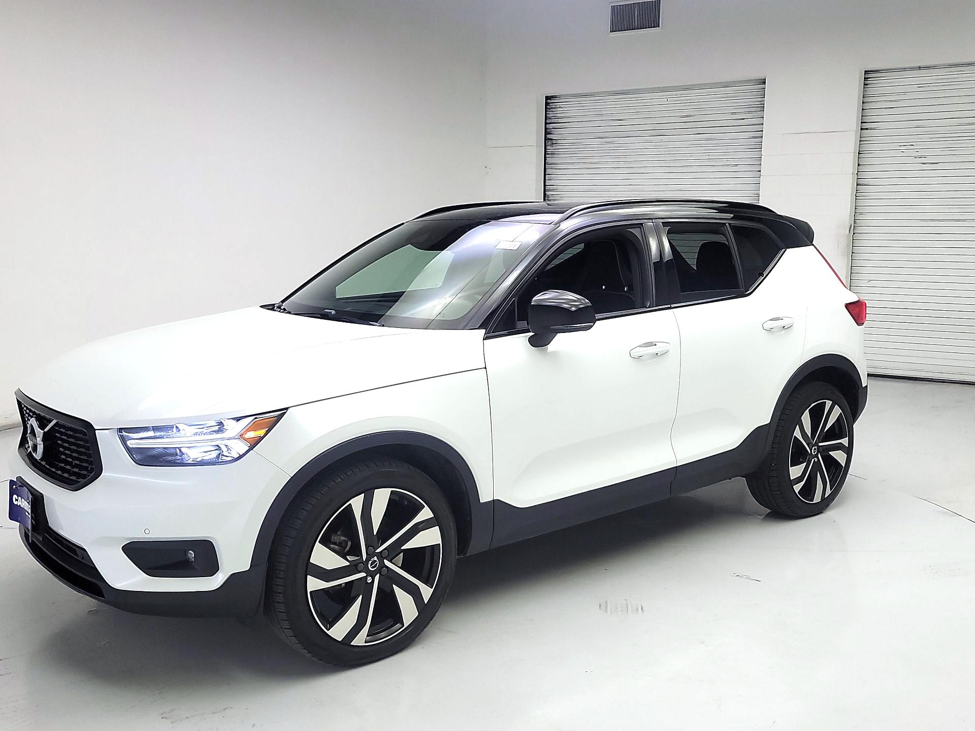 Thumbnail: 2021 Volvo XC40 - 3