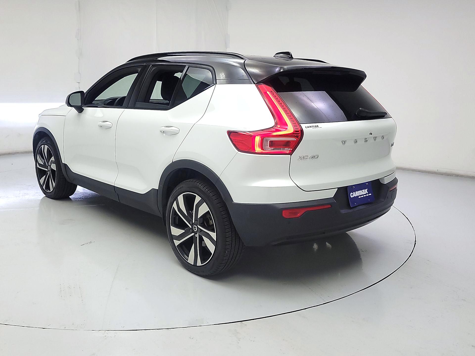 Thumbnail: 2021 Volvo XC40 - 7