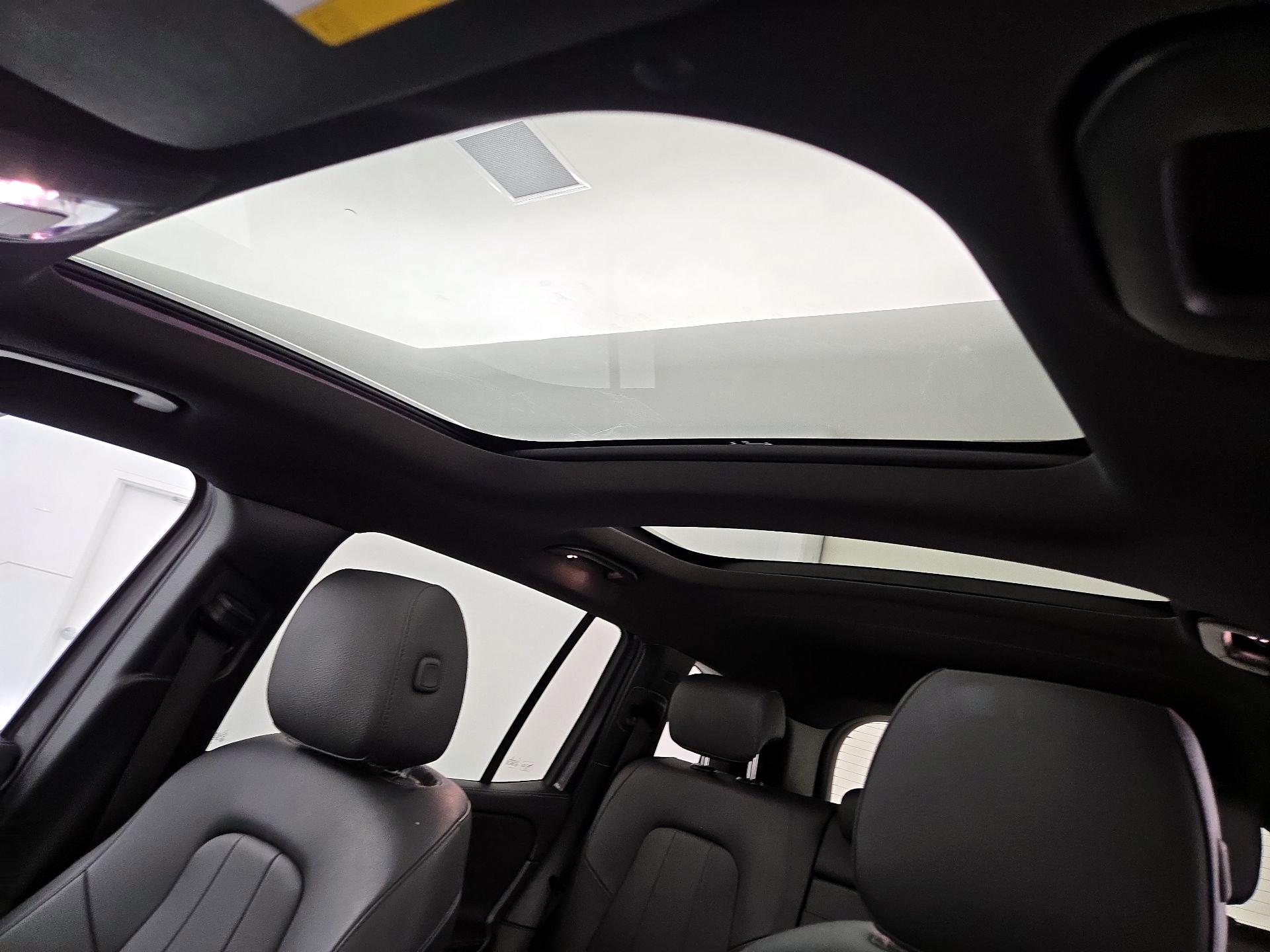 Thumbnail: 2023 Mercedes-Benz GLB - 19