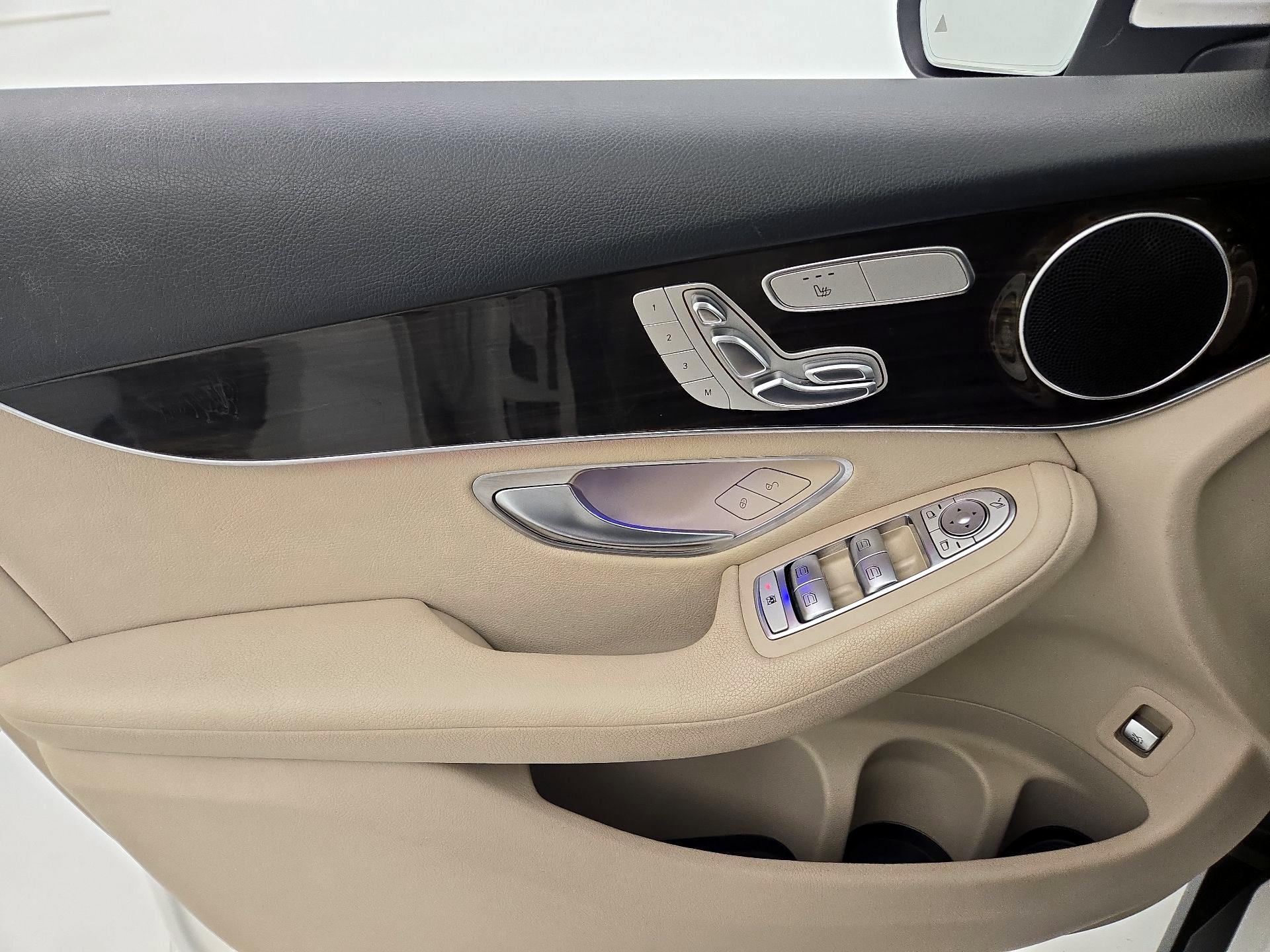 Thumbnail: 2022 Mercedes-Benz GLC - 12