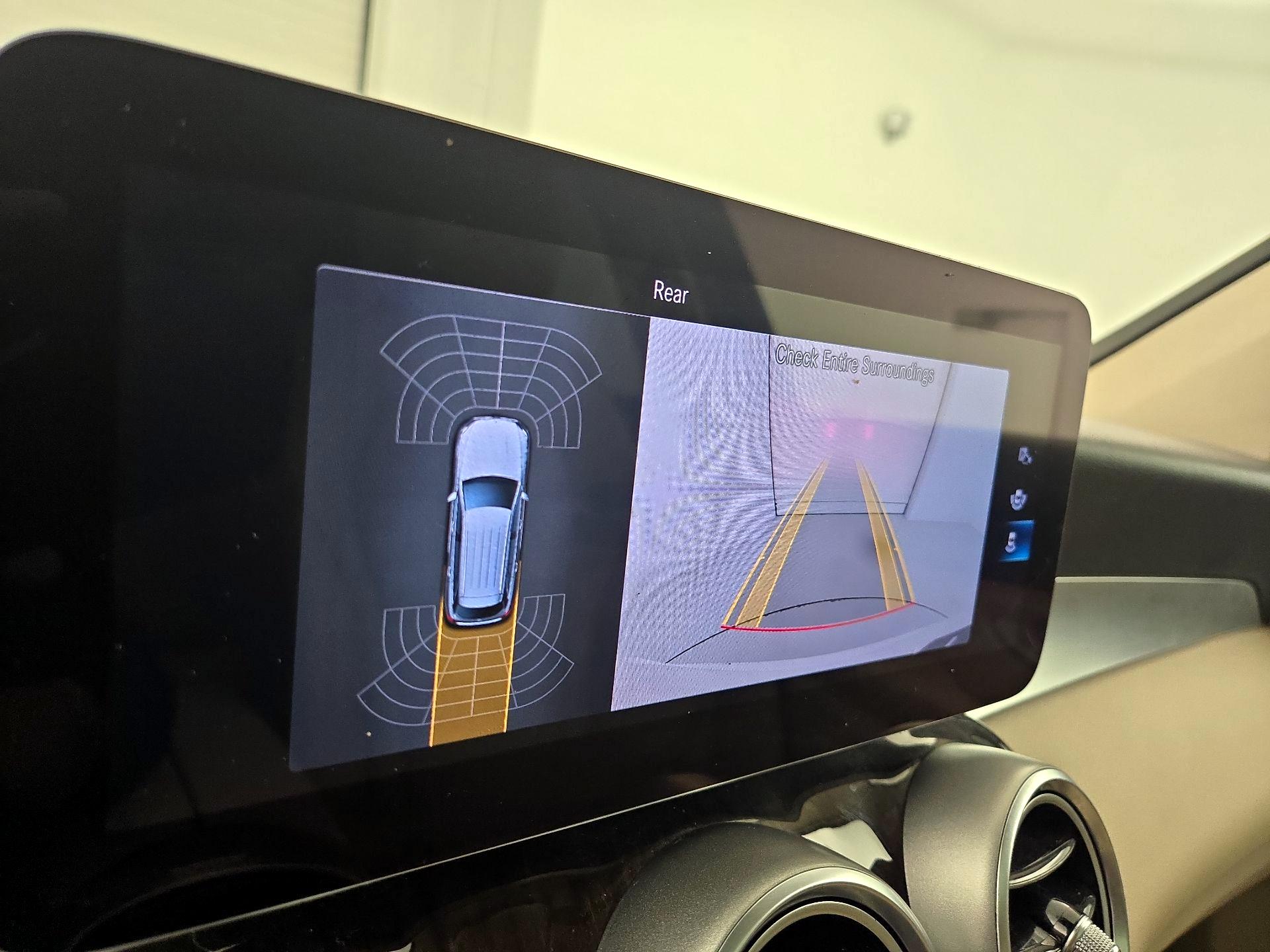 Thumbnail: 2022 Mercedes-Benz GLC - 15