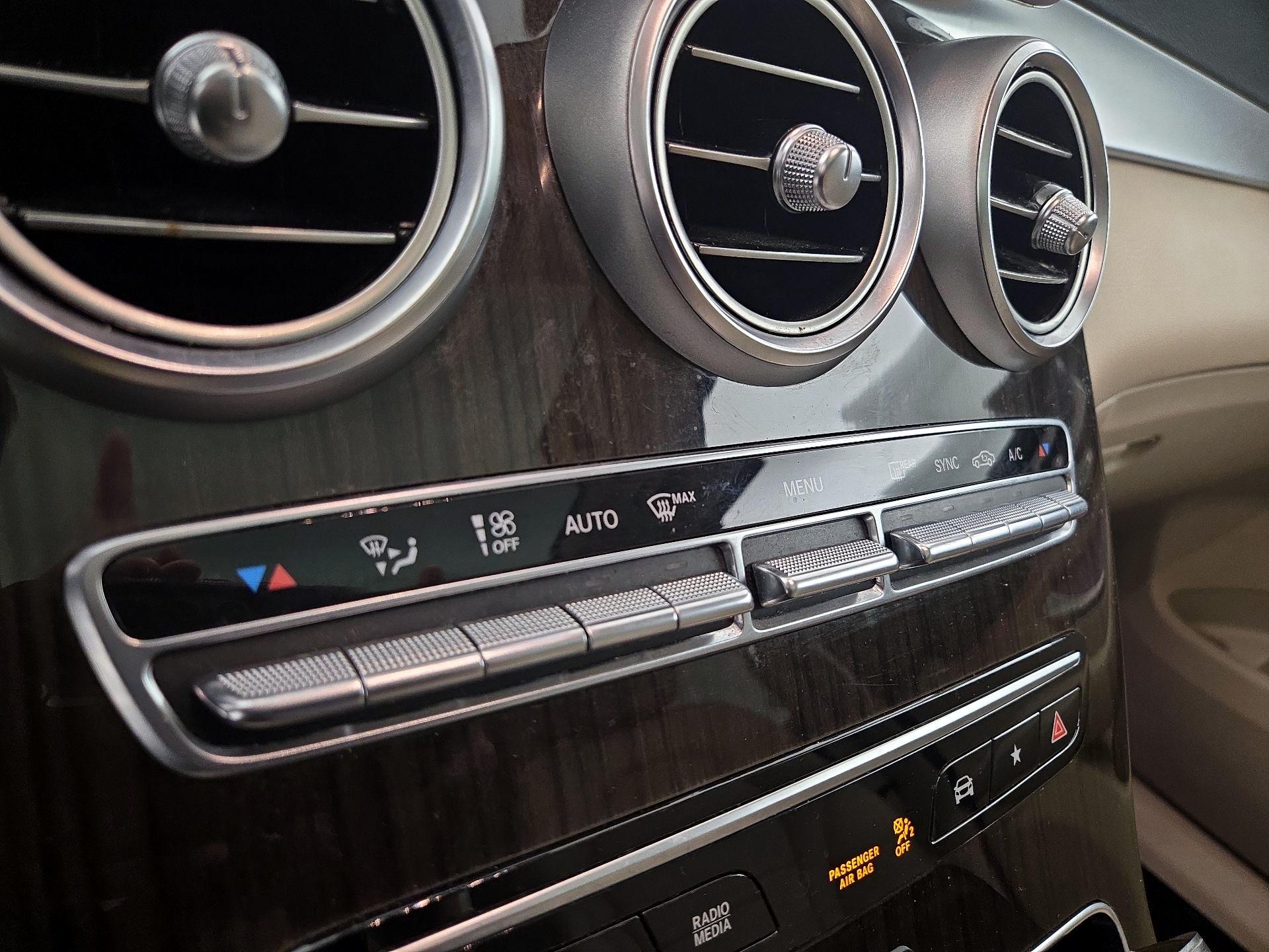 Thumbnail: 2022 Mercedes-Benz GLC - 17