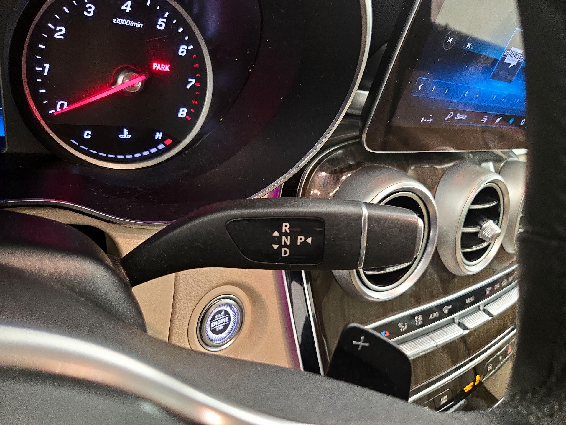 Thumbnail: 2022 Mercedes-Benz GLC - 18