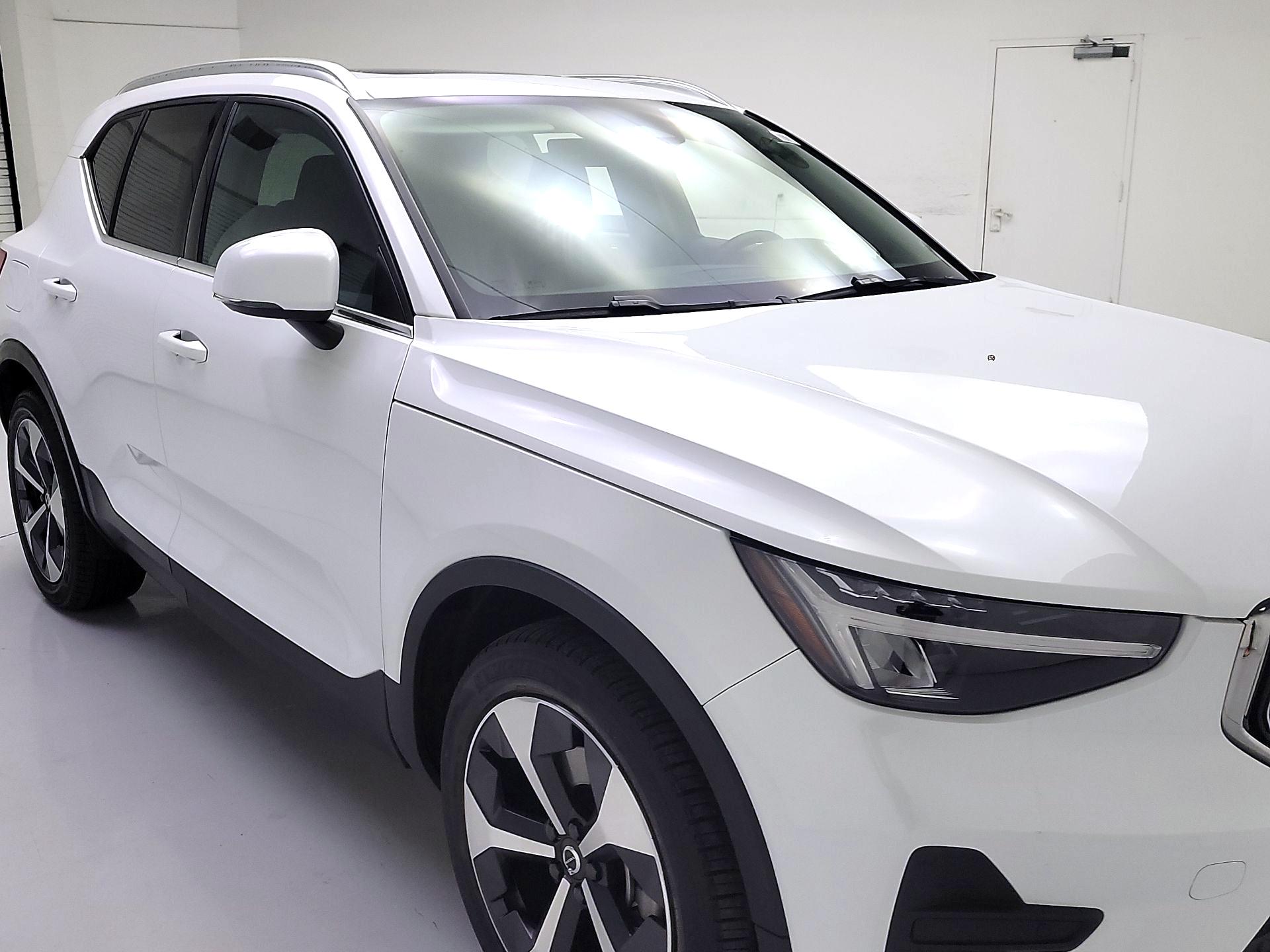 Thumbnail: 2024 Volvo XC40 - 1