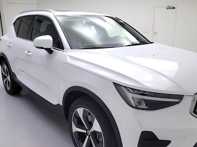 2024 Volvo XC40 B5 Plus Bright Theme