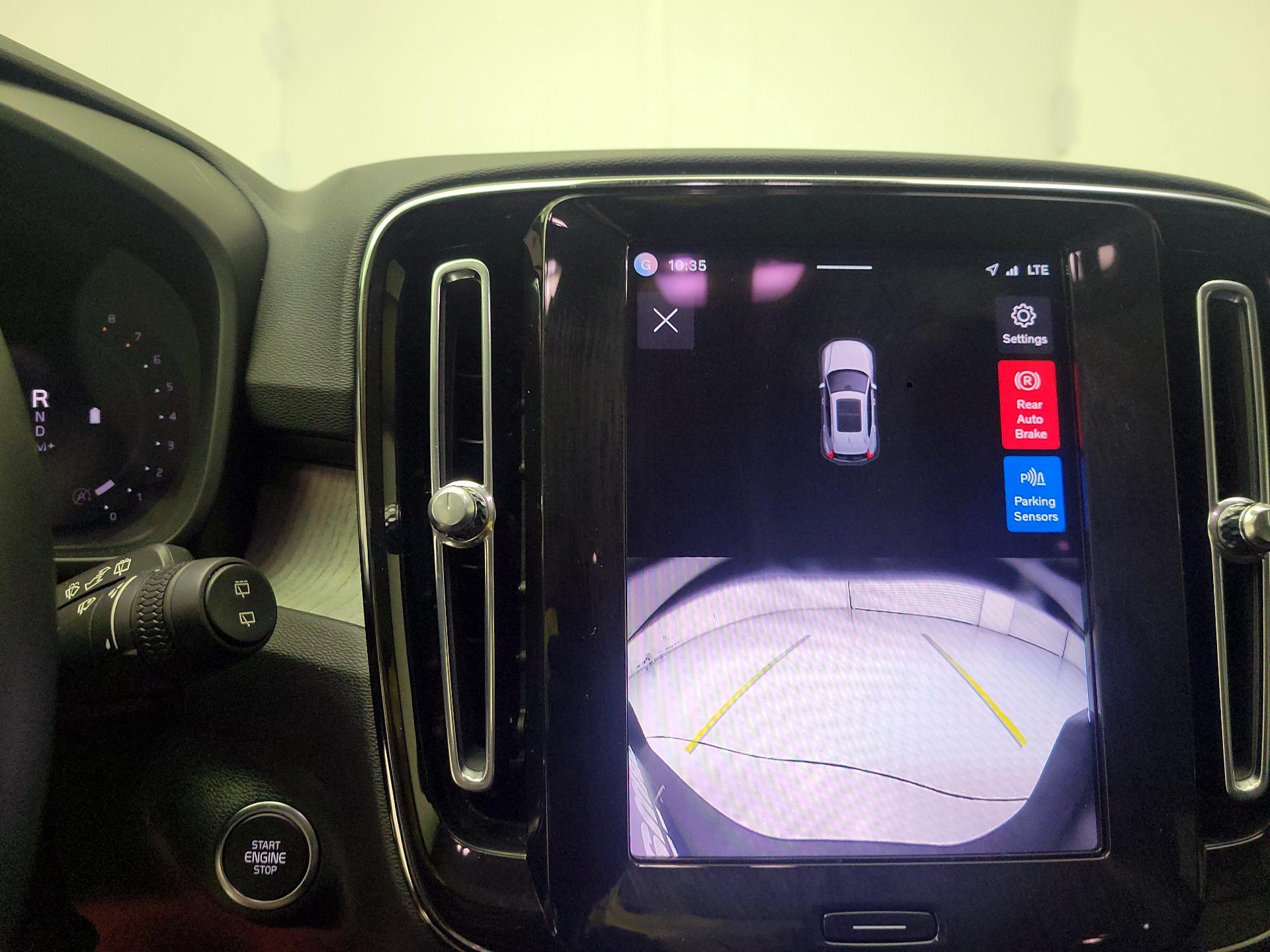 Thumbnail: 2024 Volvo XC40 - 12