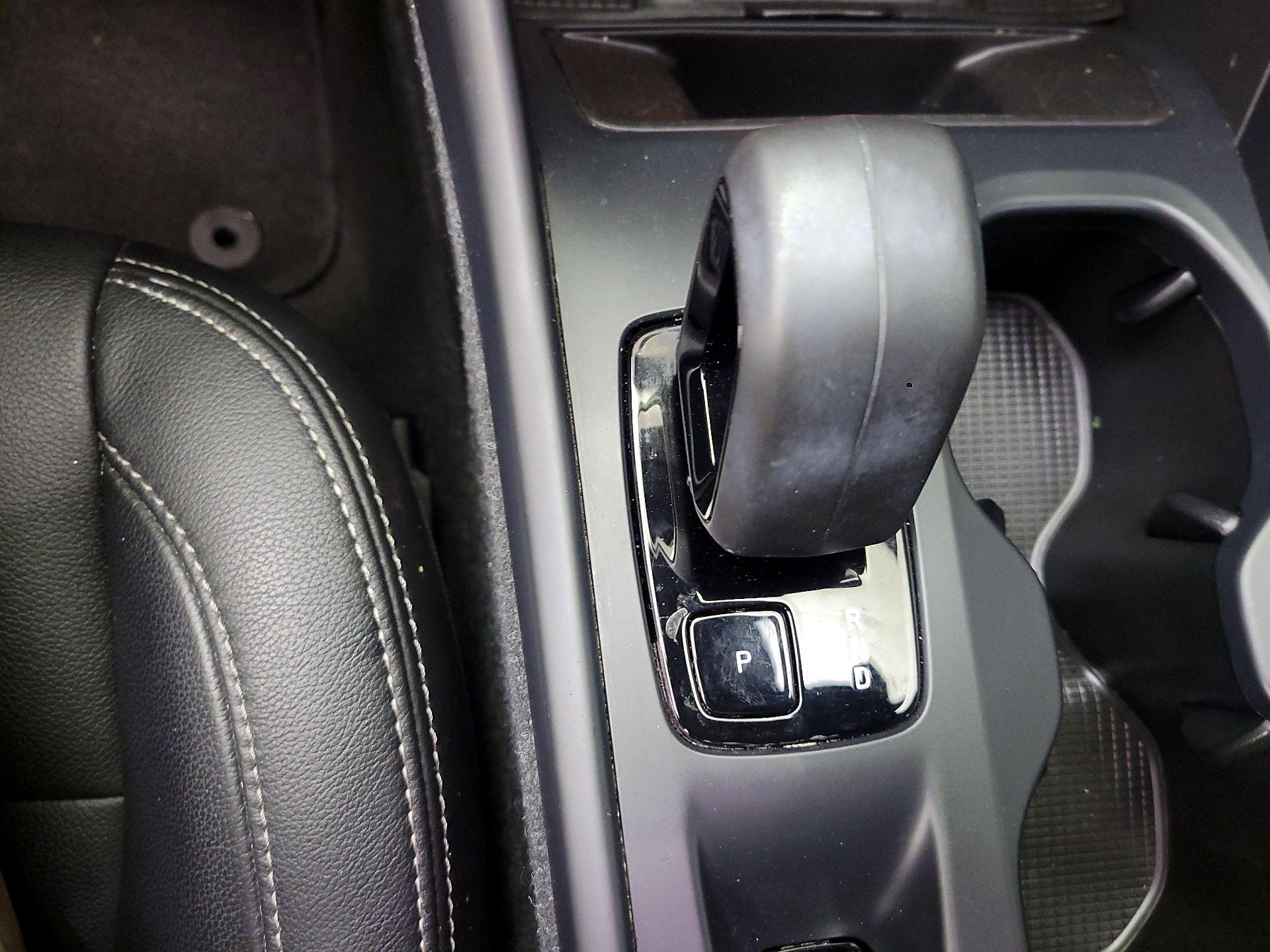 Thumbnail: 2024 Volvo XC40 - 15