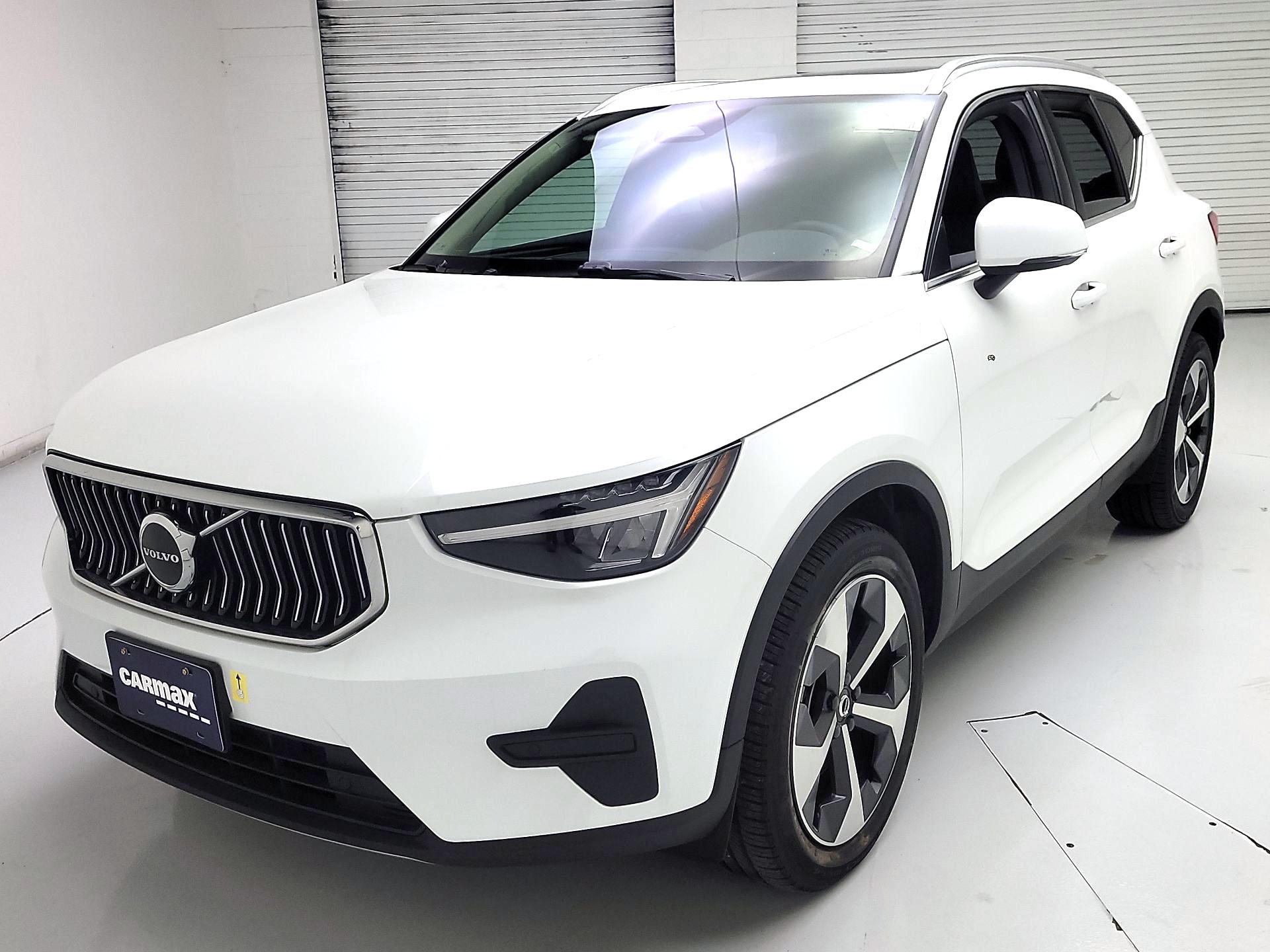 Thumbnail: 2024 Volvo XC40 - 3