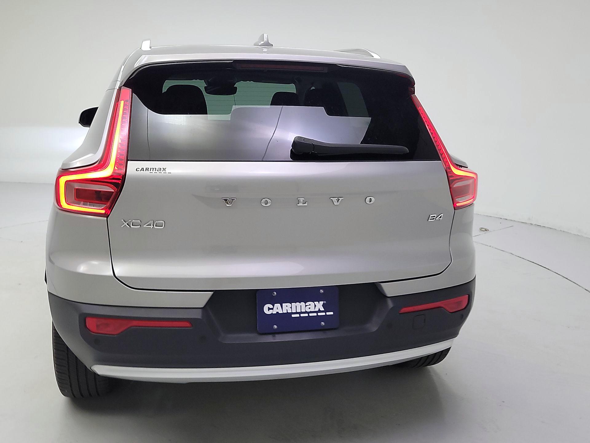 Thumbnail: 2023 Volvo XC40 - 6