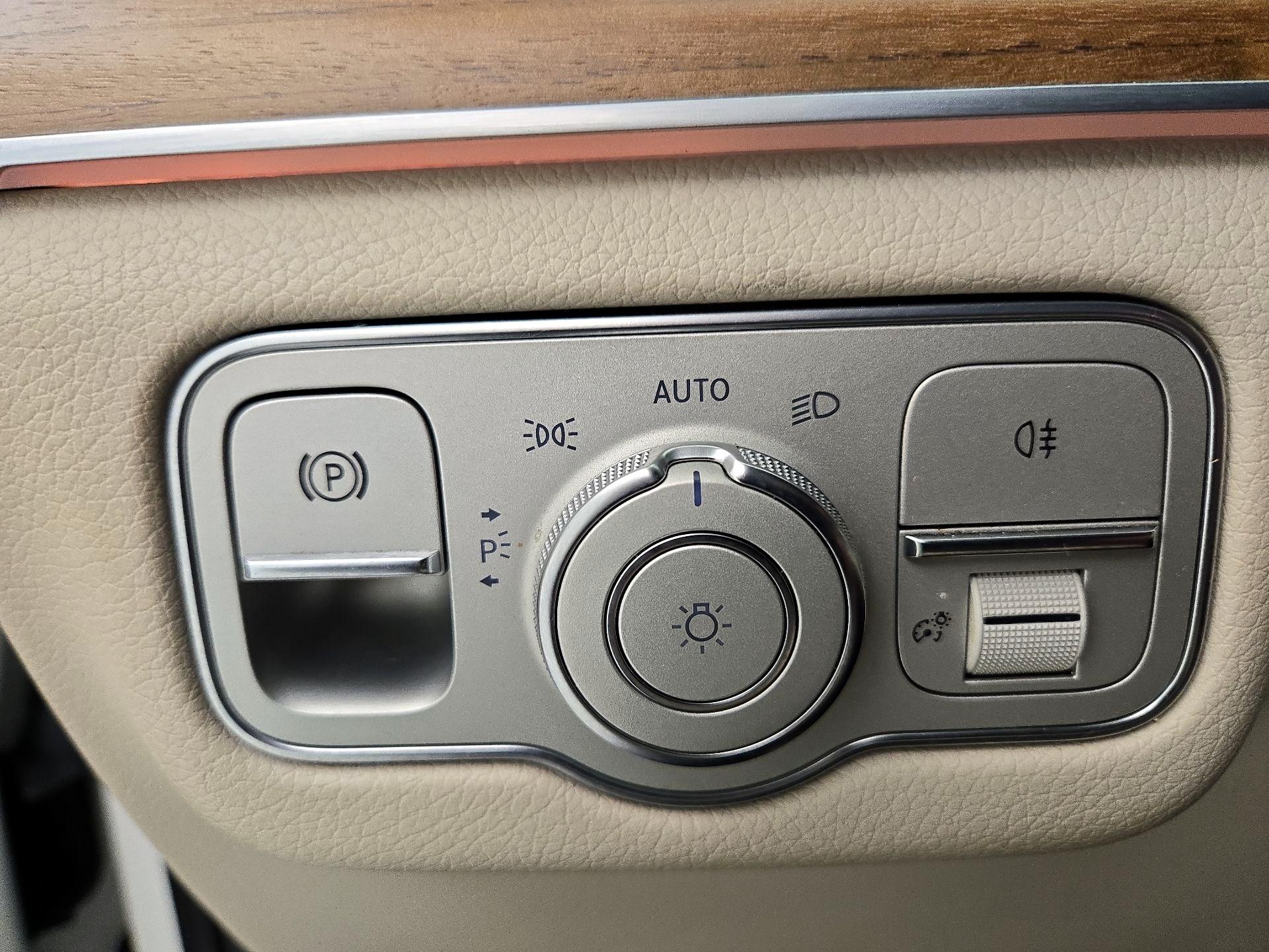 Thumbnail: 2021 Mercedes-Benz GLS - 13