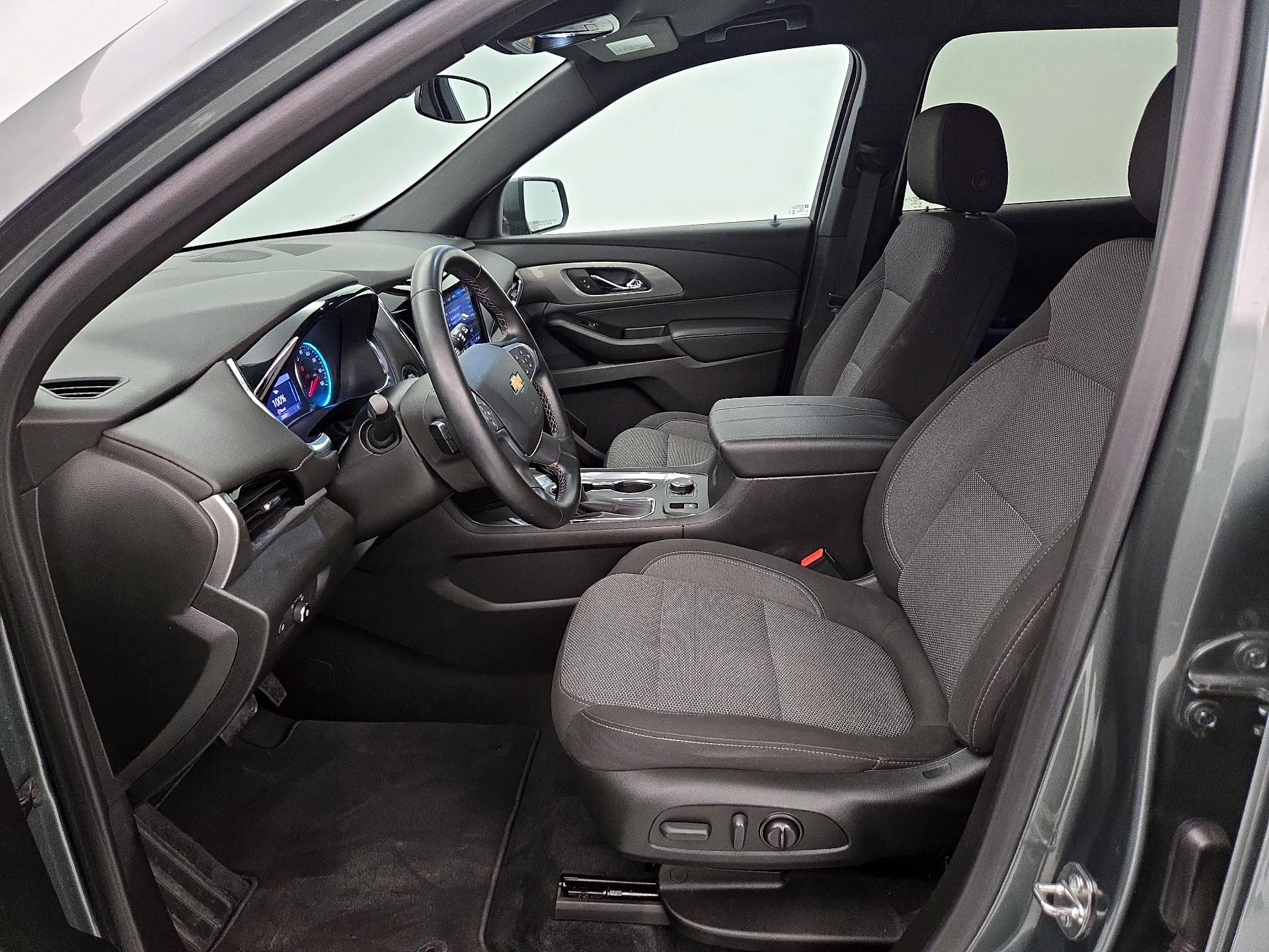 Thumbnail: 2023 Chevrolet Traverse - 11