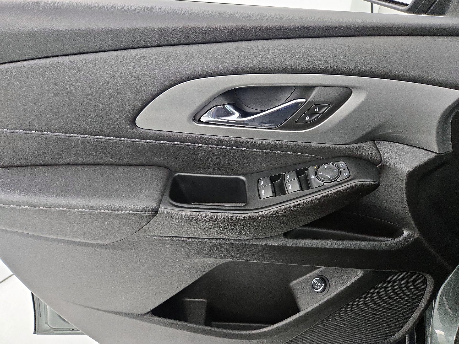 Thumbnail: 2023 Chevrolet Traverse - 12