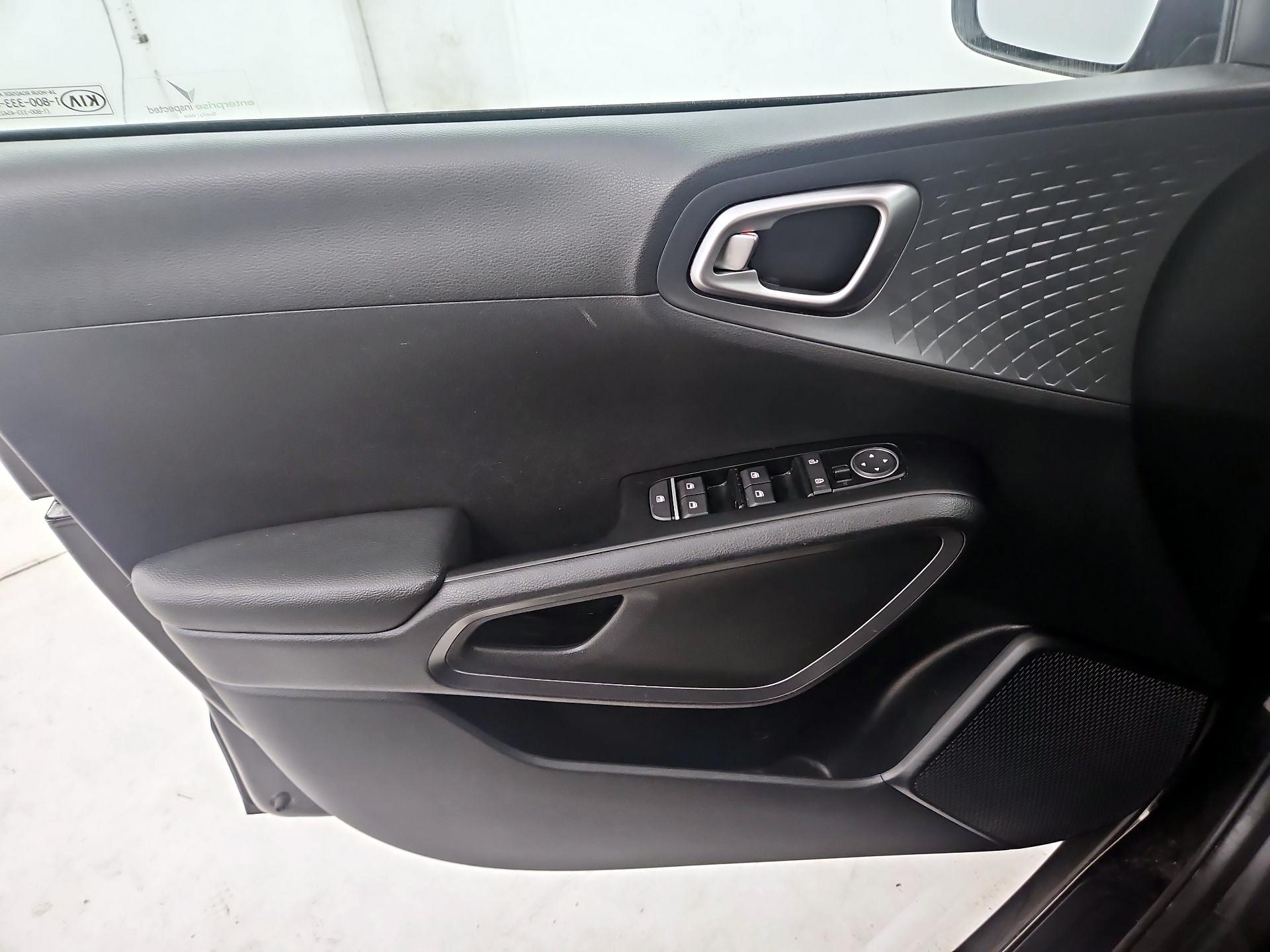 Thumbnail: 2020 Kia Soul - 12