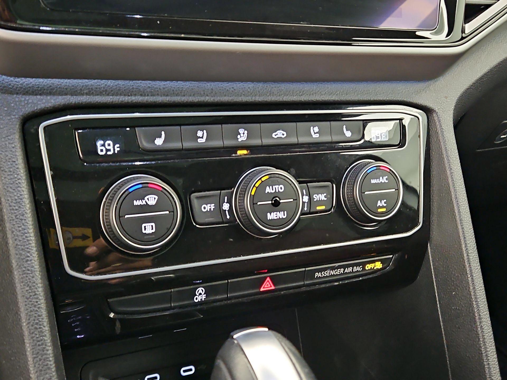 Thumbnail: 2022 Volkswagen Atlas - 17