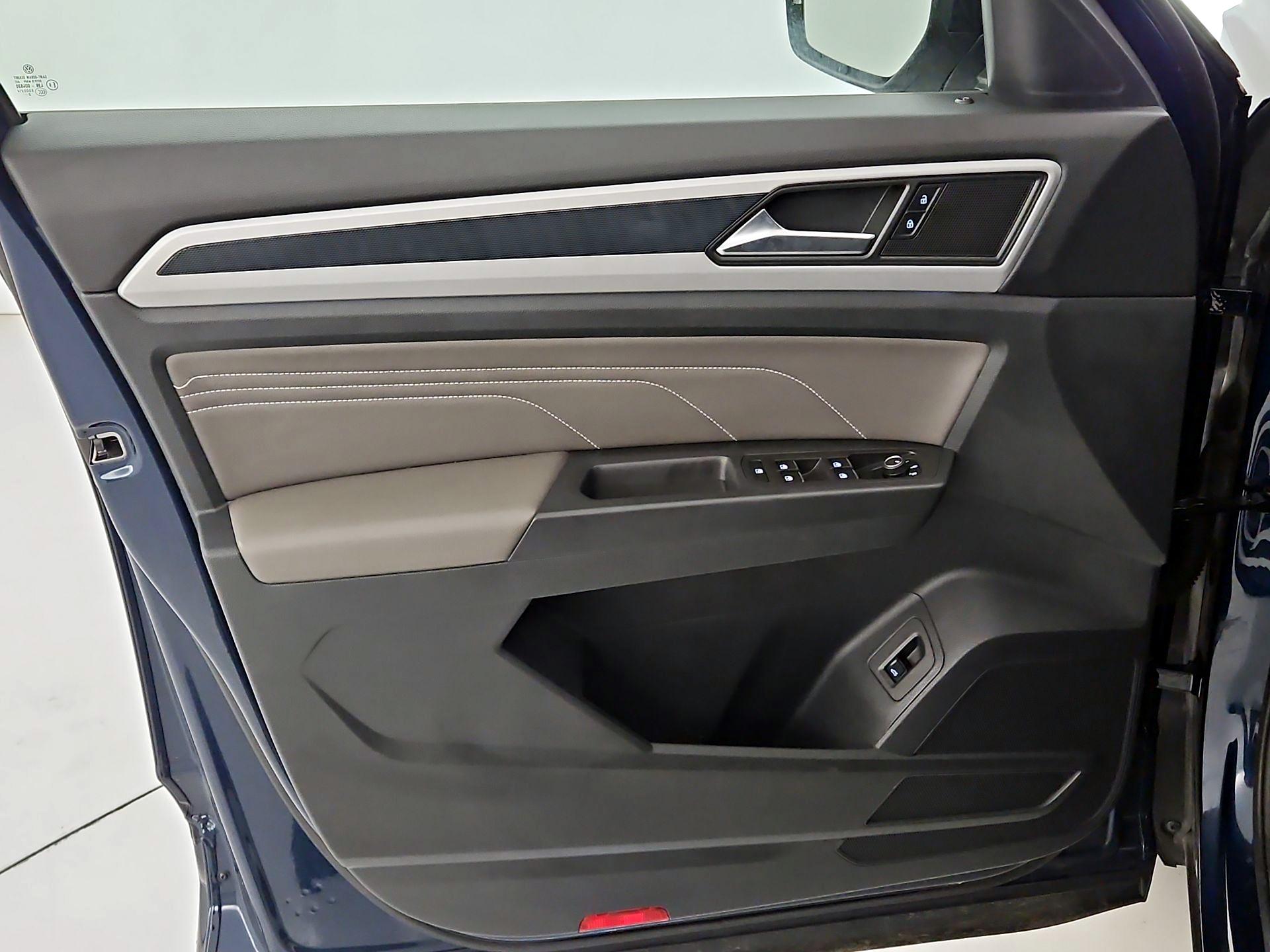 Thumbnail: 2023 Volkswagen Atlas - 12