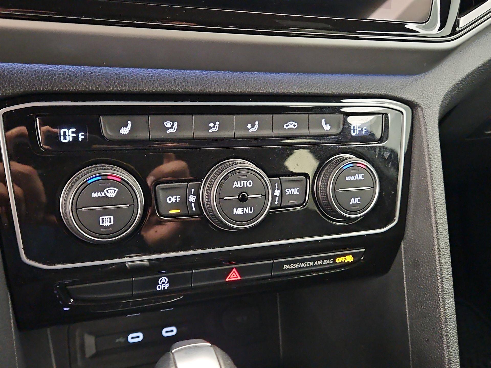 Thumbnail: 2023 Volkswagen Atlas - 16