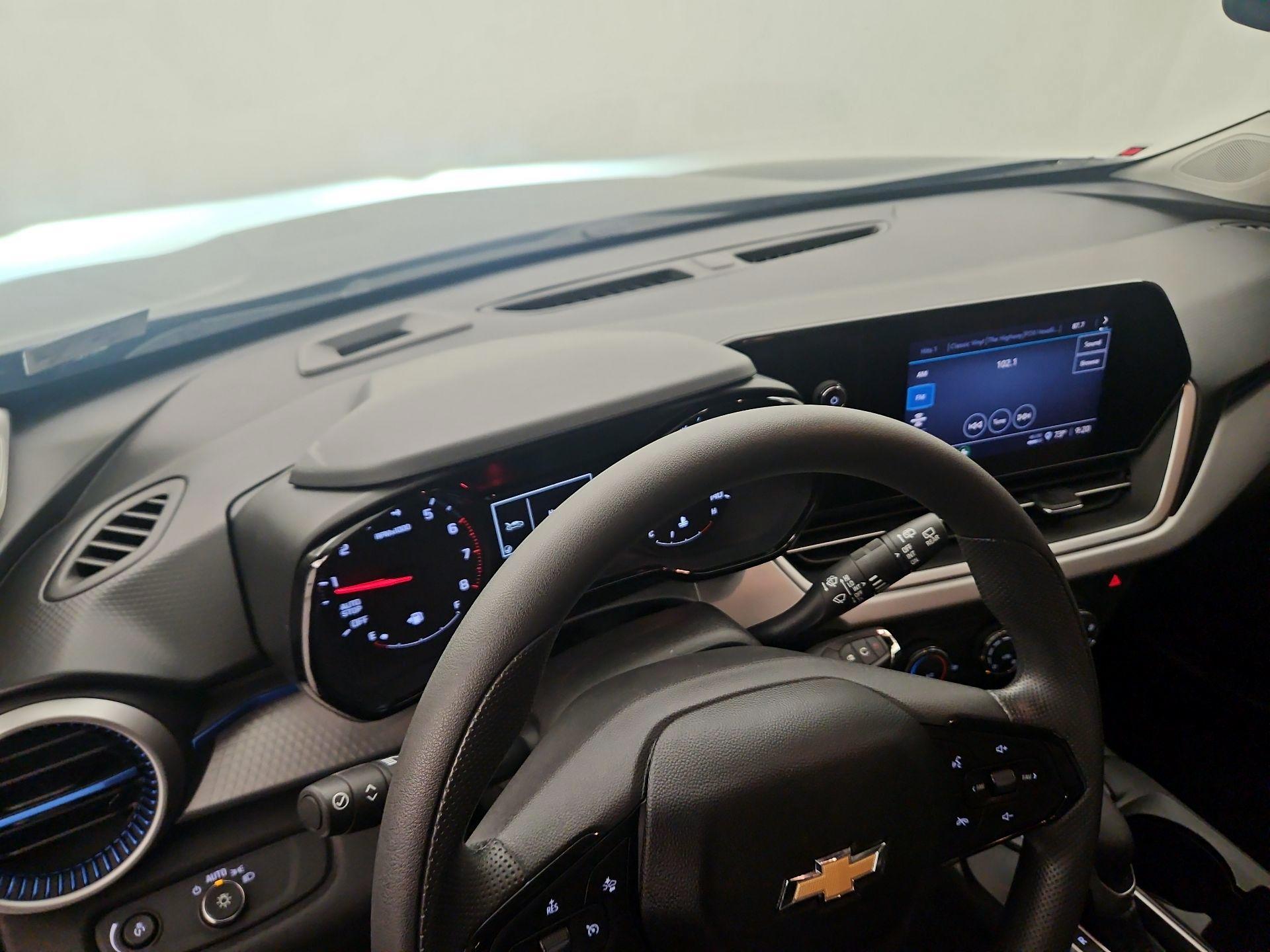 Thumbnail: 2024 Chevrolet Trax - 9