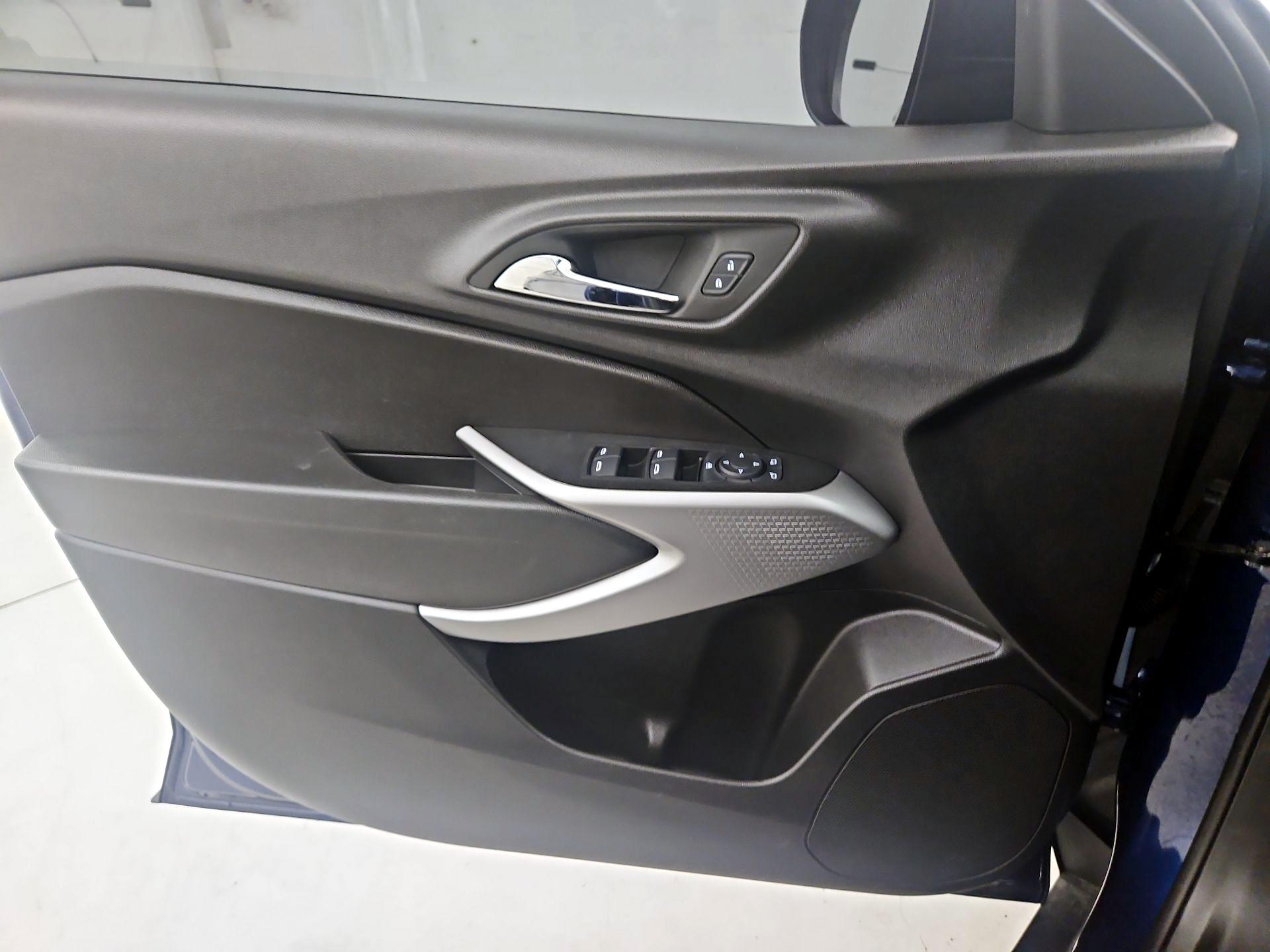 Thumbnail: 2024 Chevrolet Trax - 12