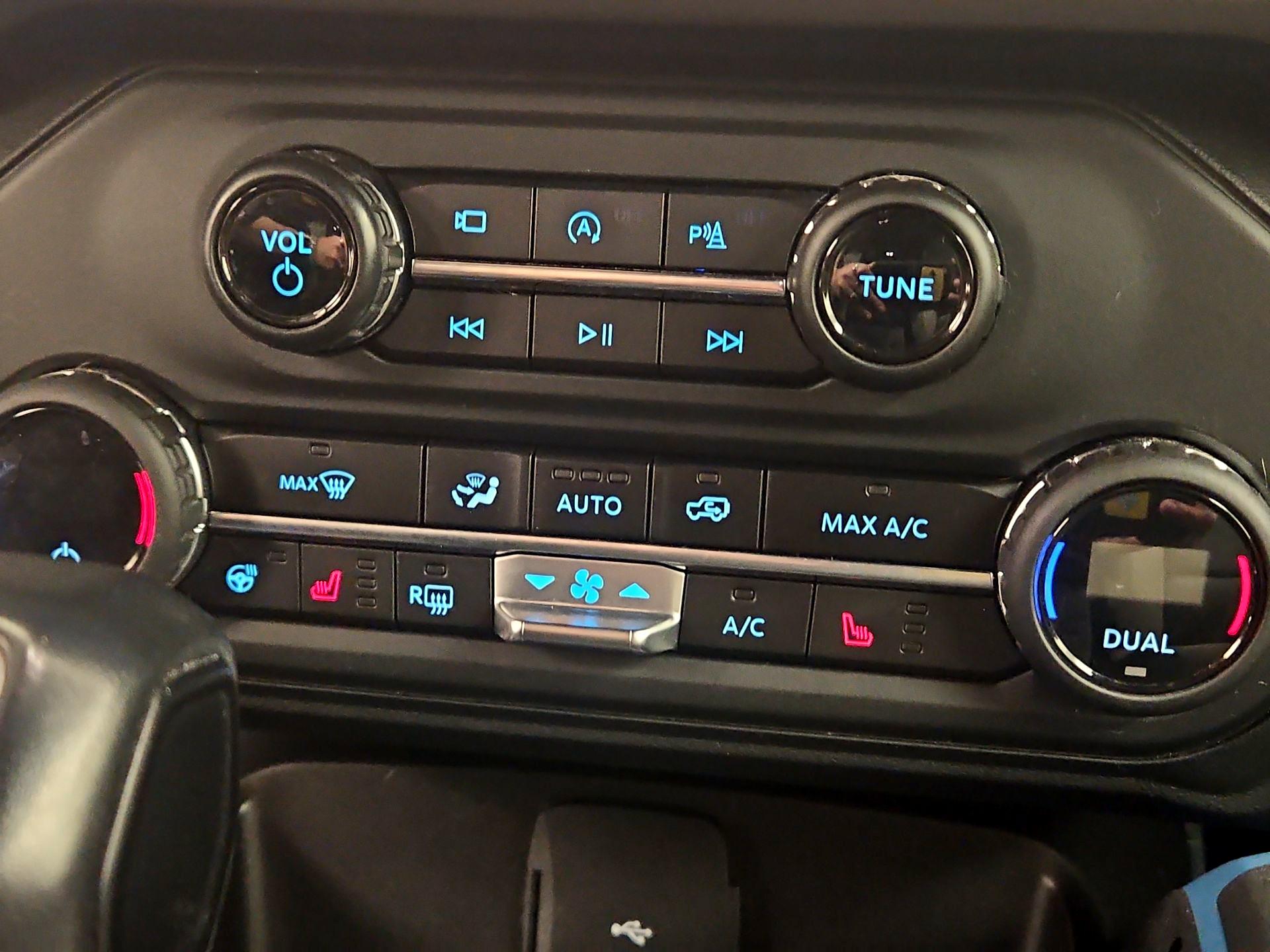 Thumbnail: 2023 Ford Bronco - 17